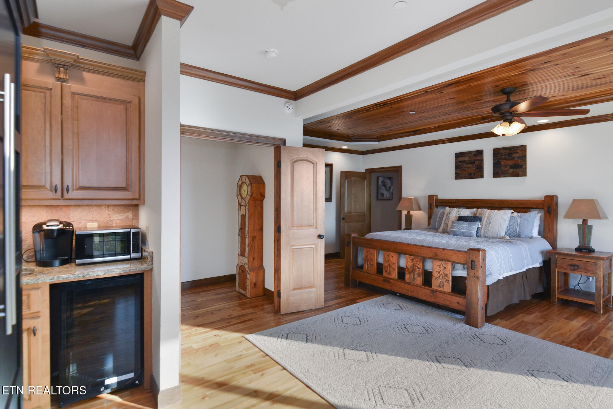 3270 Laurel Cove Trail Sevierville TN 37862