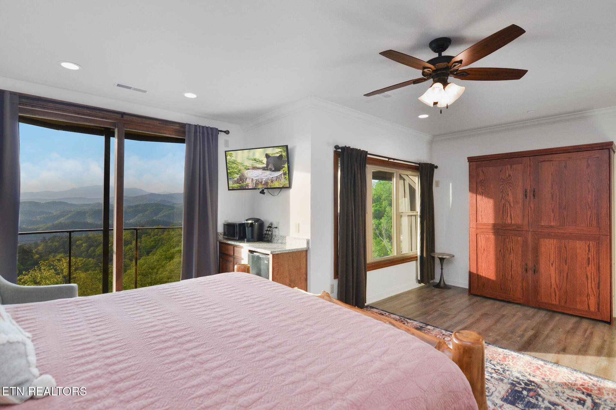3270 Laurel Cove Trail Sevierville TN 37862