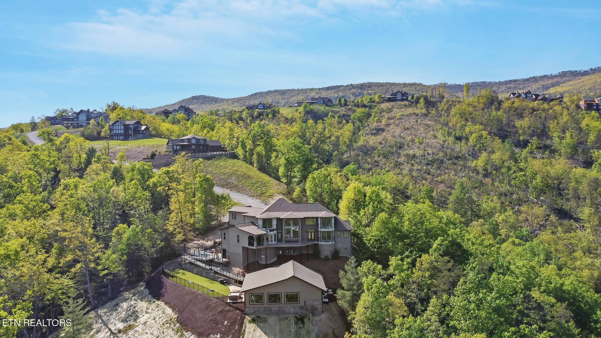 3270 Laurel Cove Trail Sevierville TN 37862