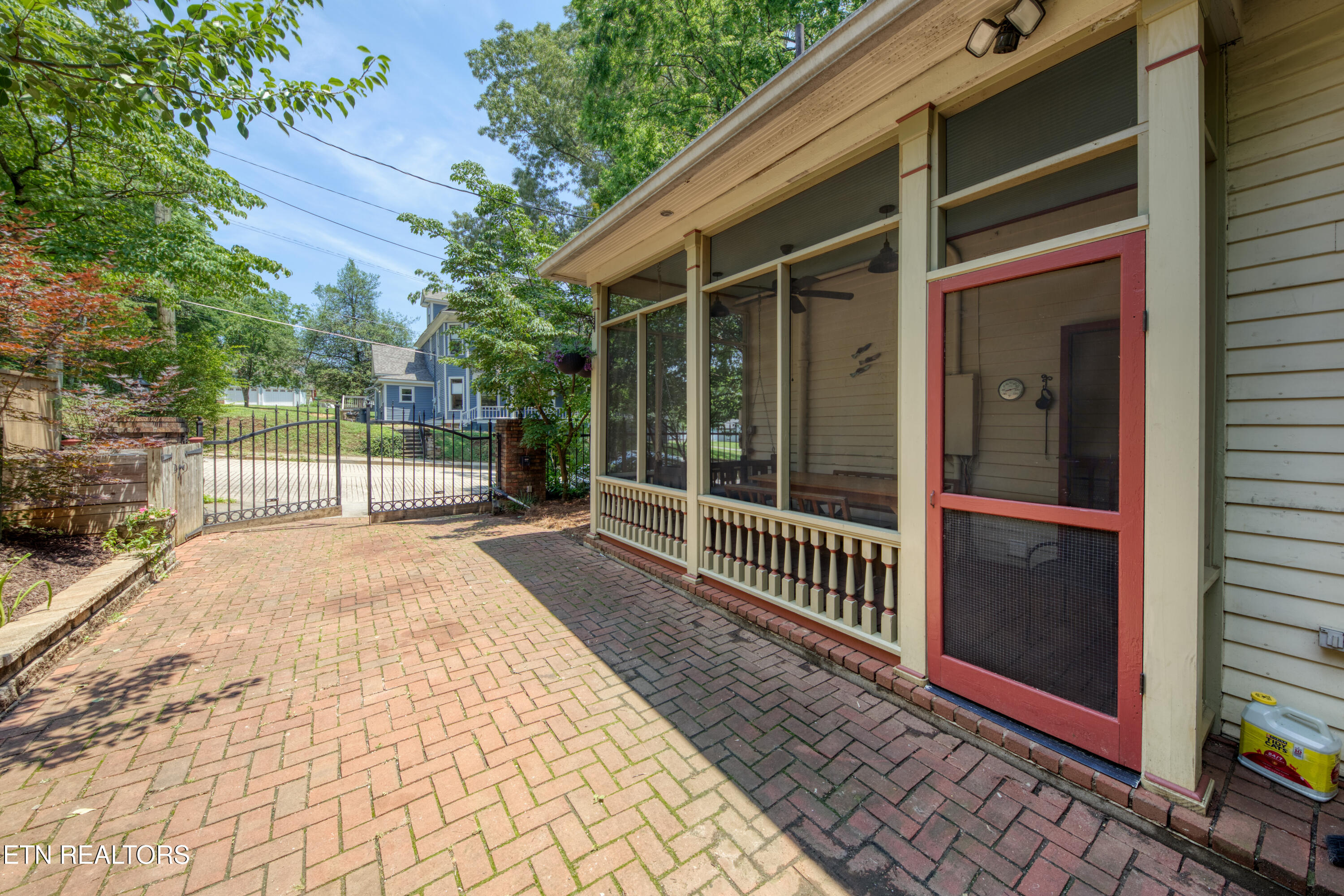 1329 Armstrong Avenue Knoxville TN 37917