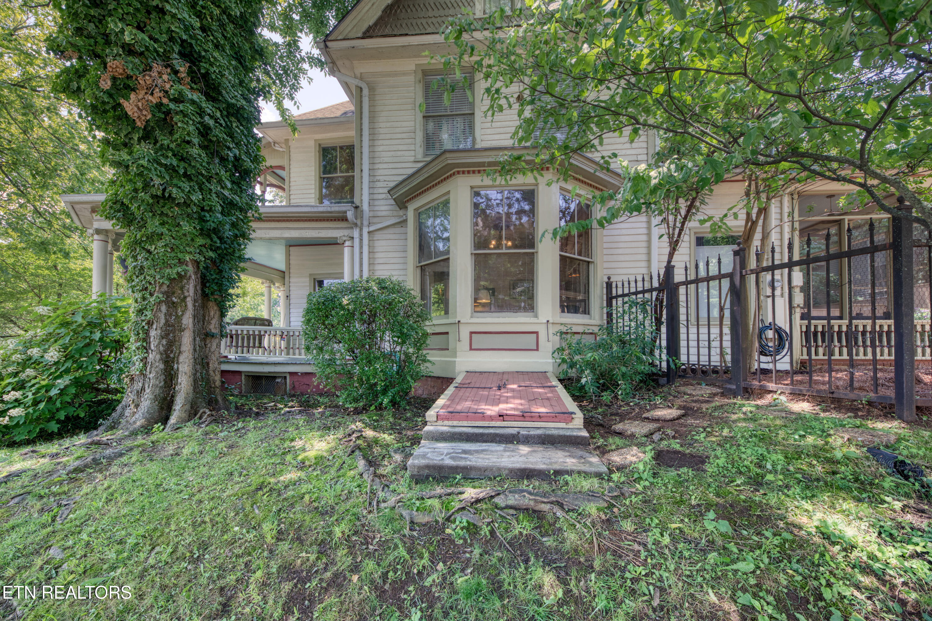 1329 Armstrong Avenue Knoxville TN 37917