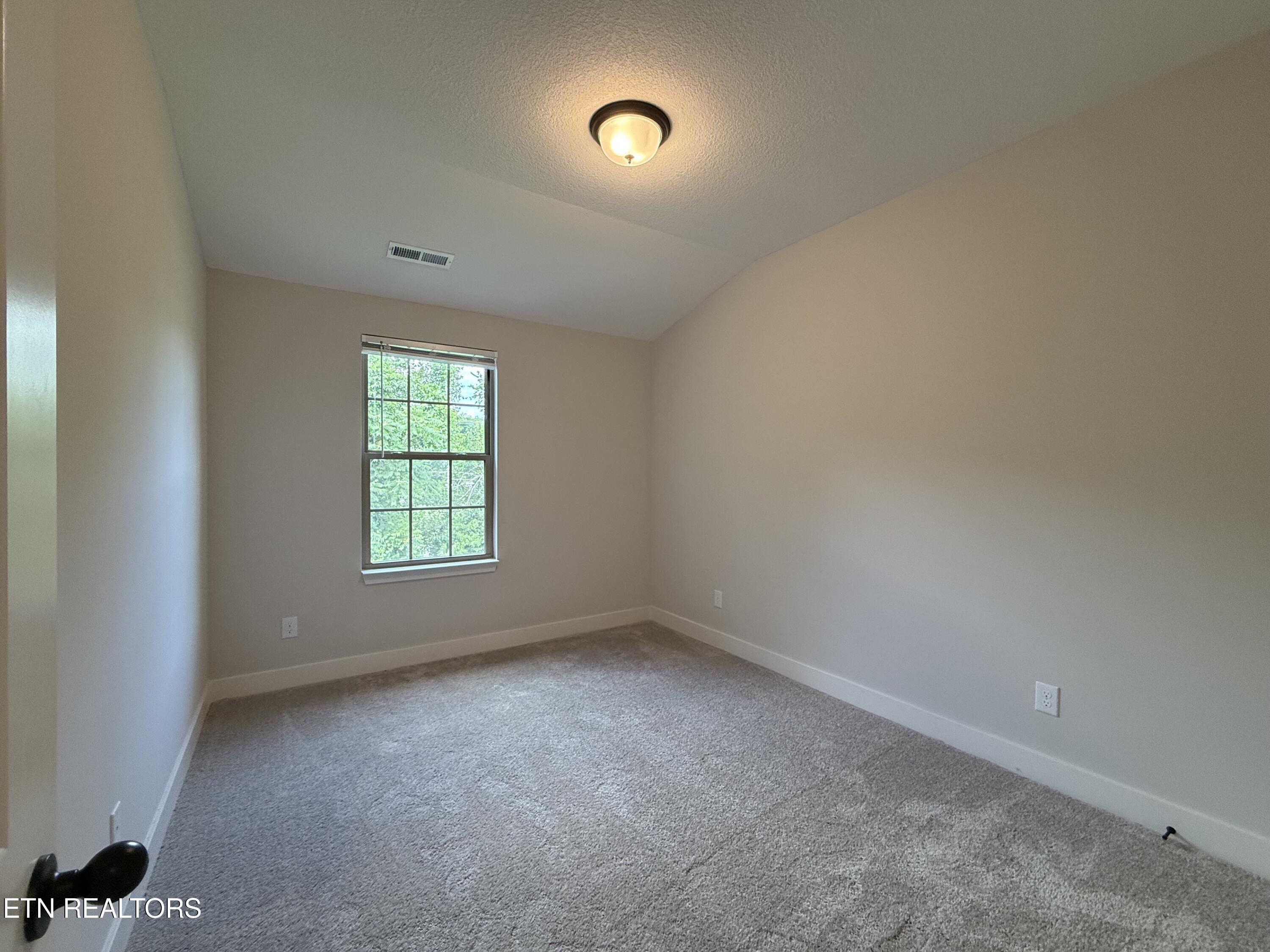 8996 Keenberg Lane Knoxville TN 37931