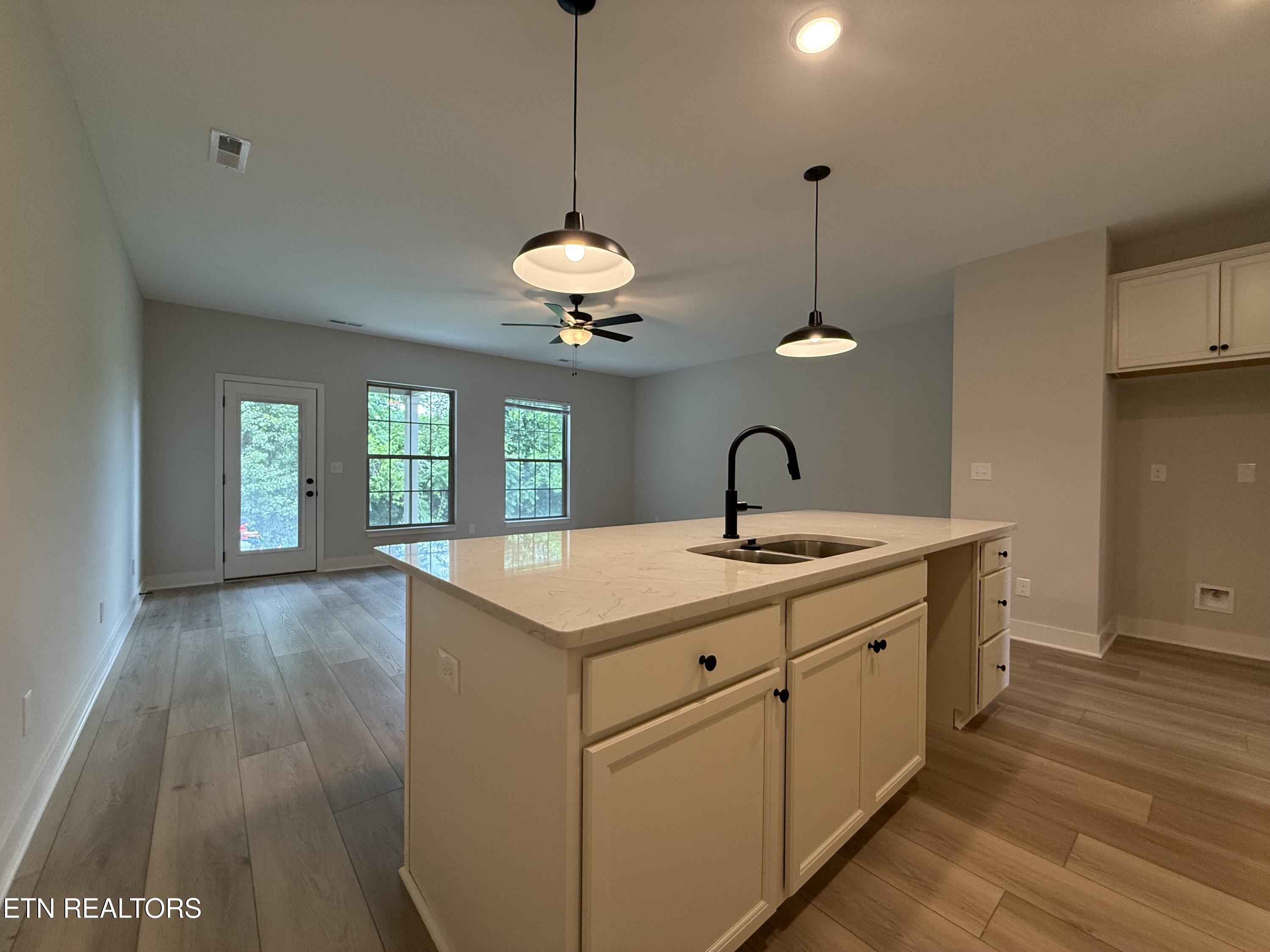 8996 Keenberg Lane Knoxville TN 37931