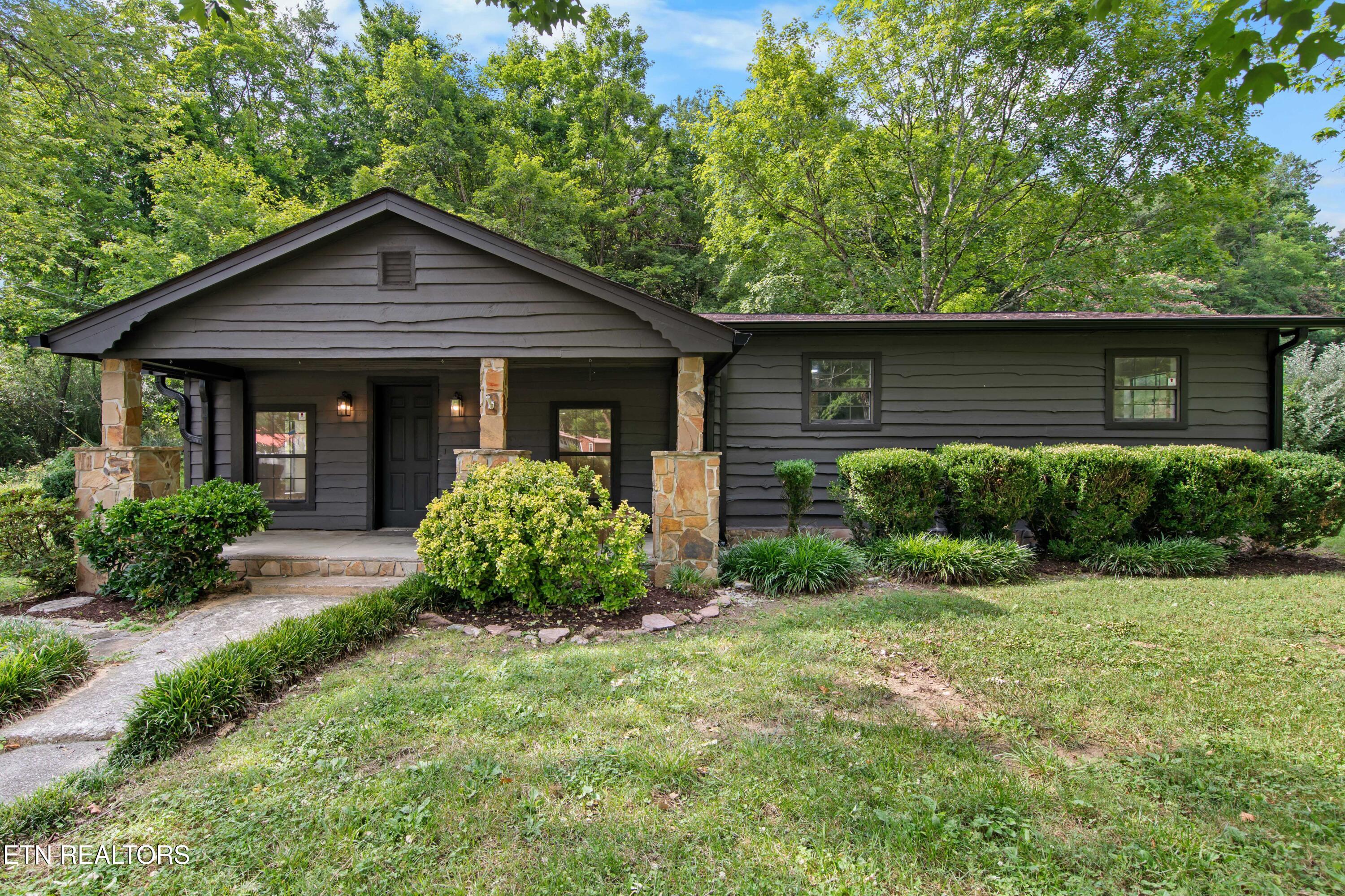 1729 W Brushy Valley Drive Powell TN 37849