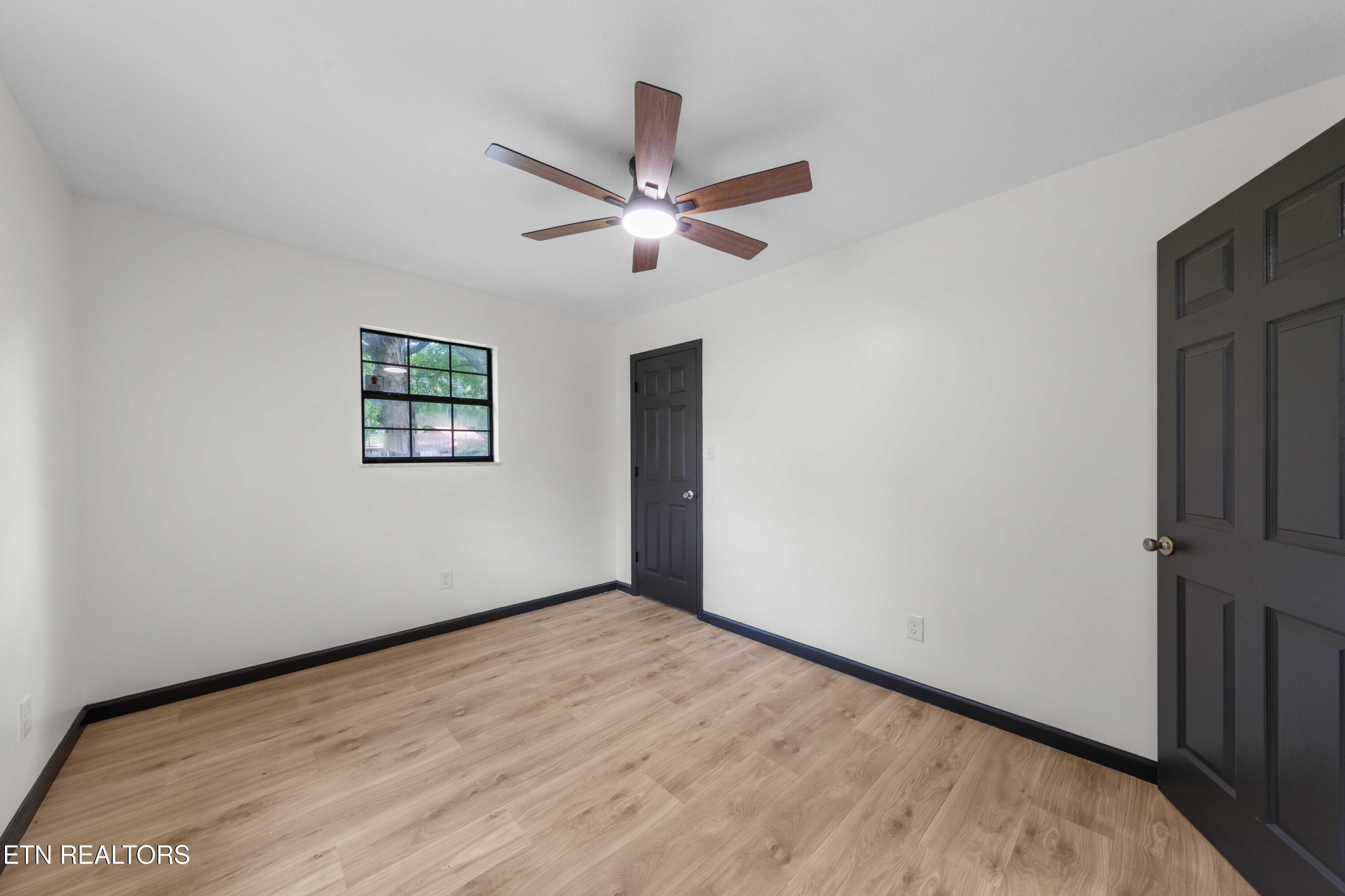 1729 W Brushy Valley Drive Powell TN 37849