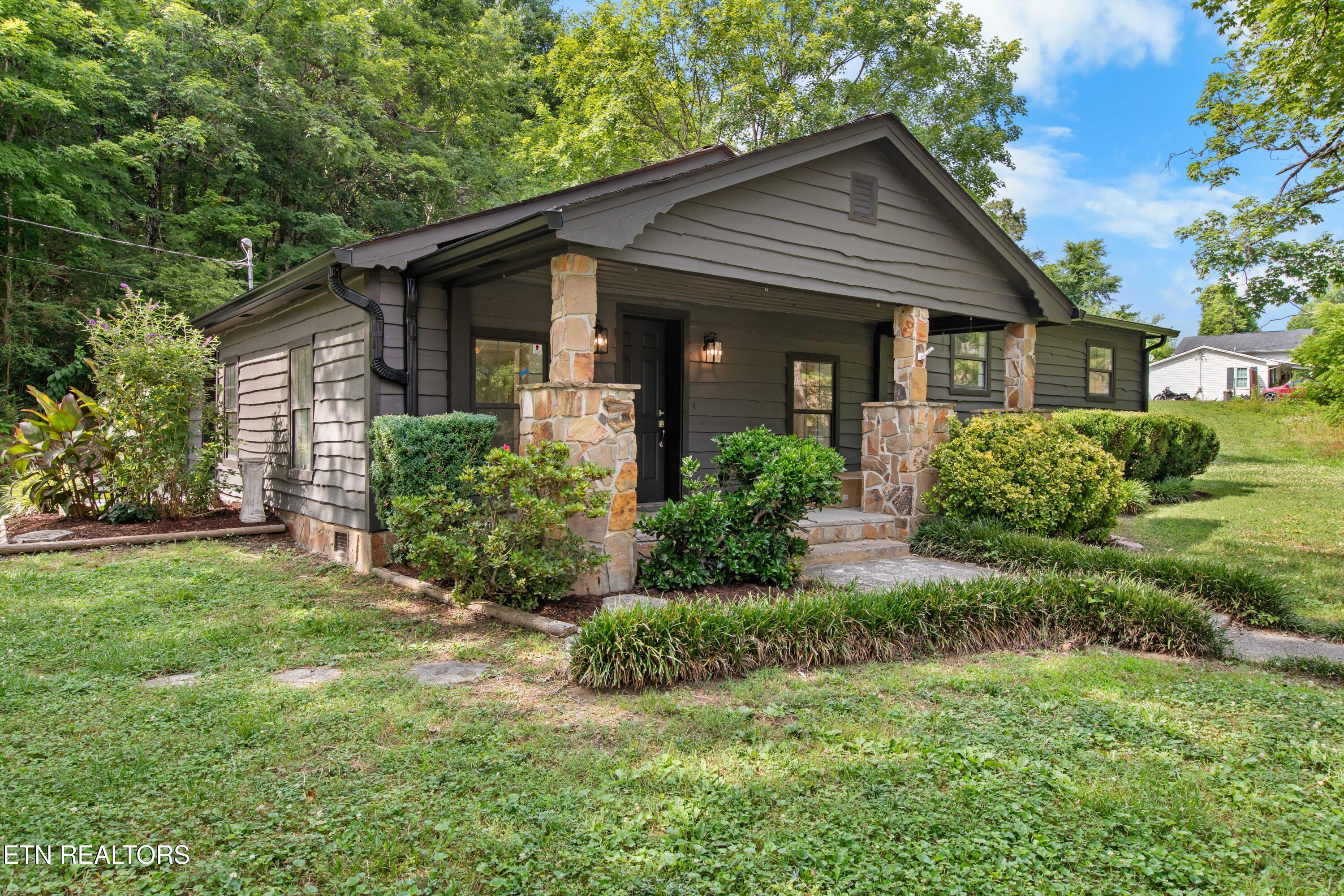 1729 W Brushy Valley Drive Powell TN 37849