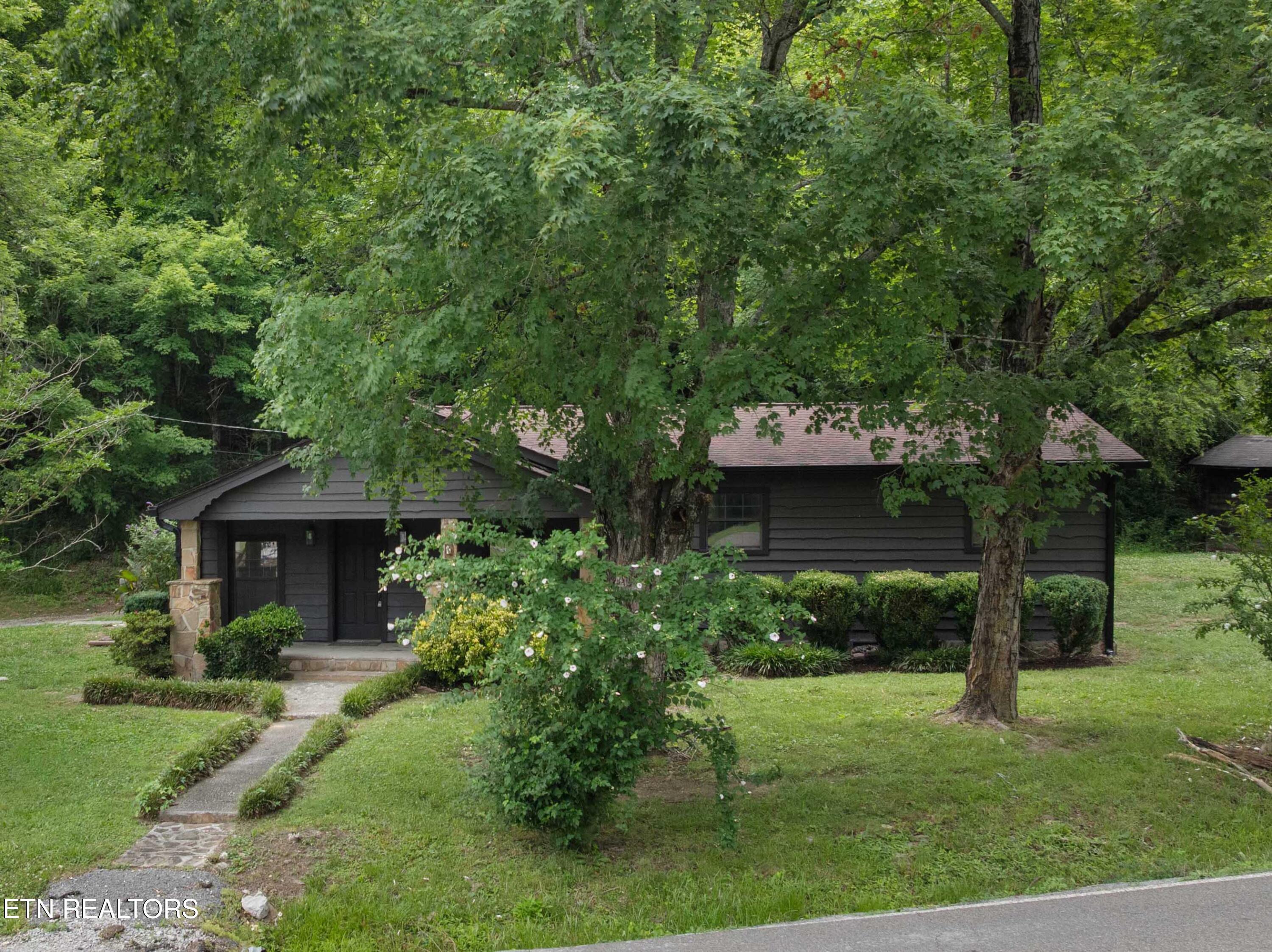 1729 W Brushy Valley Drive Powell TN 37849