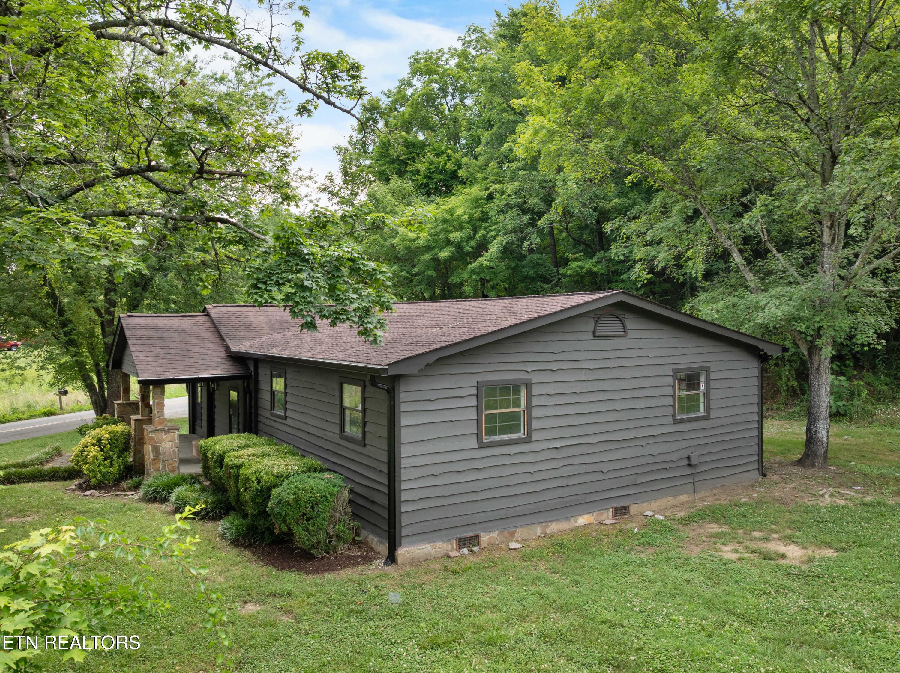1729 W Brushy Valley Drive Powell TN 37849