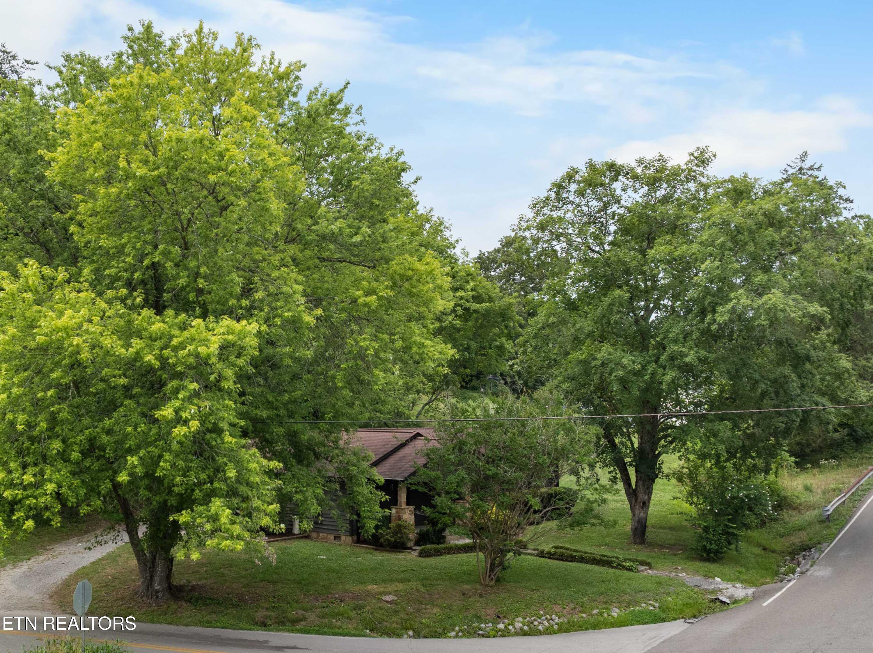 1729 W Brushy Valley Drive Powell TN 37849