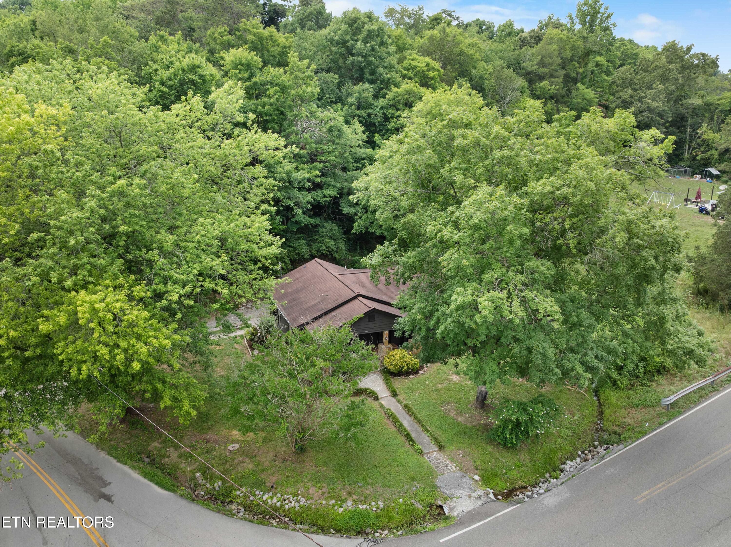 1729 W Brushy Valley Drive Powell TN 37849