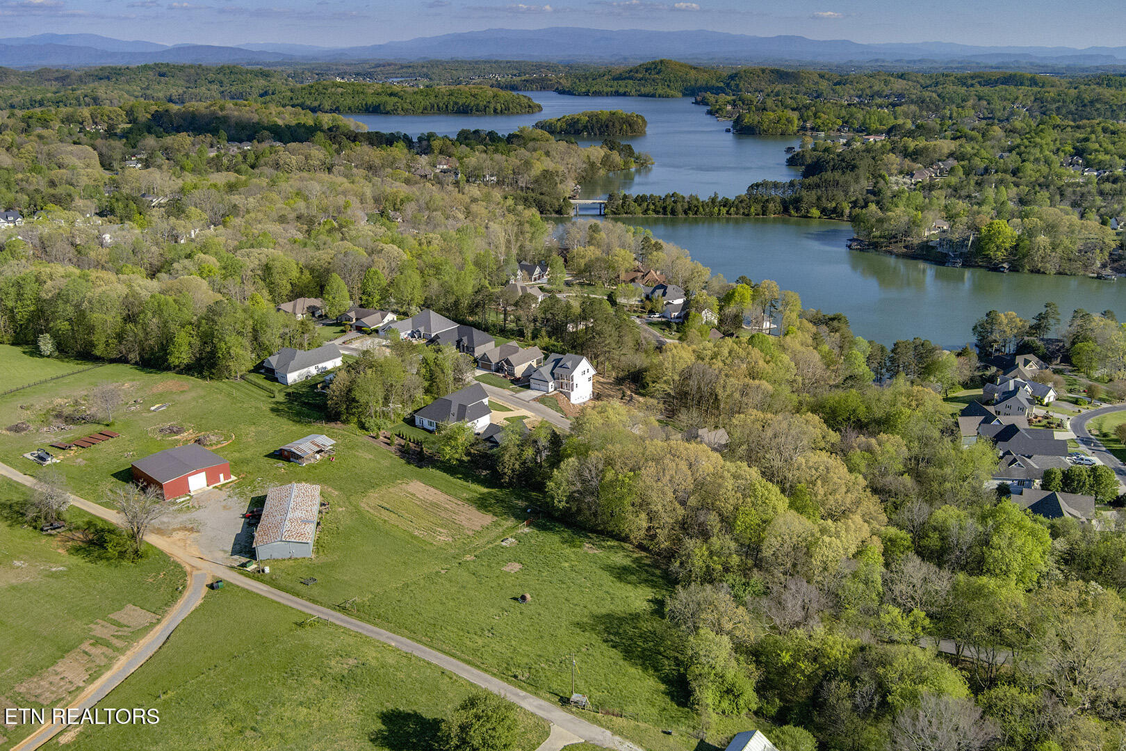168 Amohi Way Loudon TN 37774