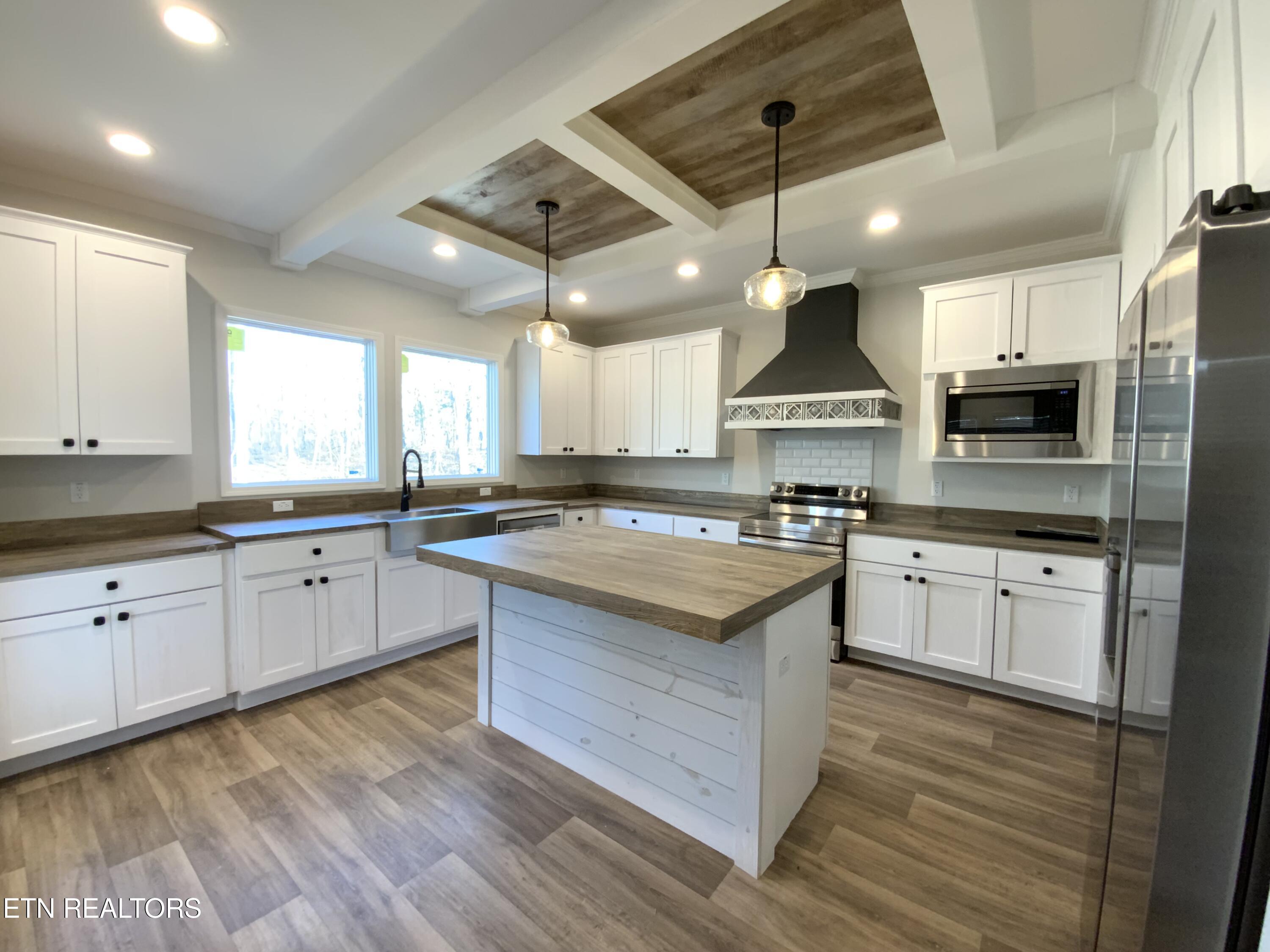 436 Pilot Mountain Road Lancing TN 37770