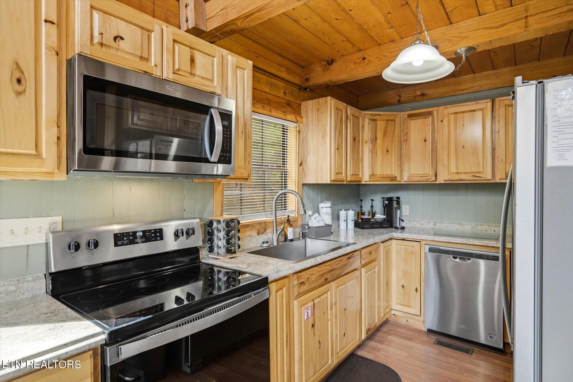 333 Sugar View Drive Sevierville TN 37876