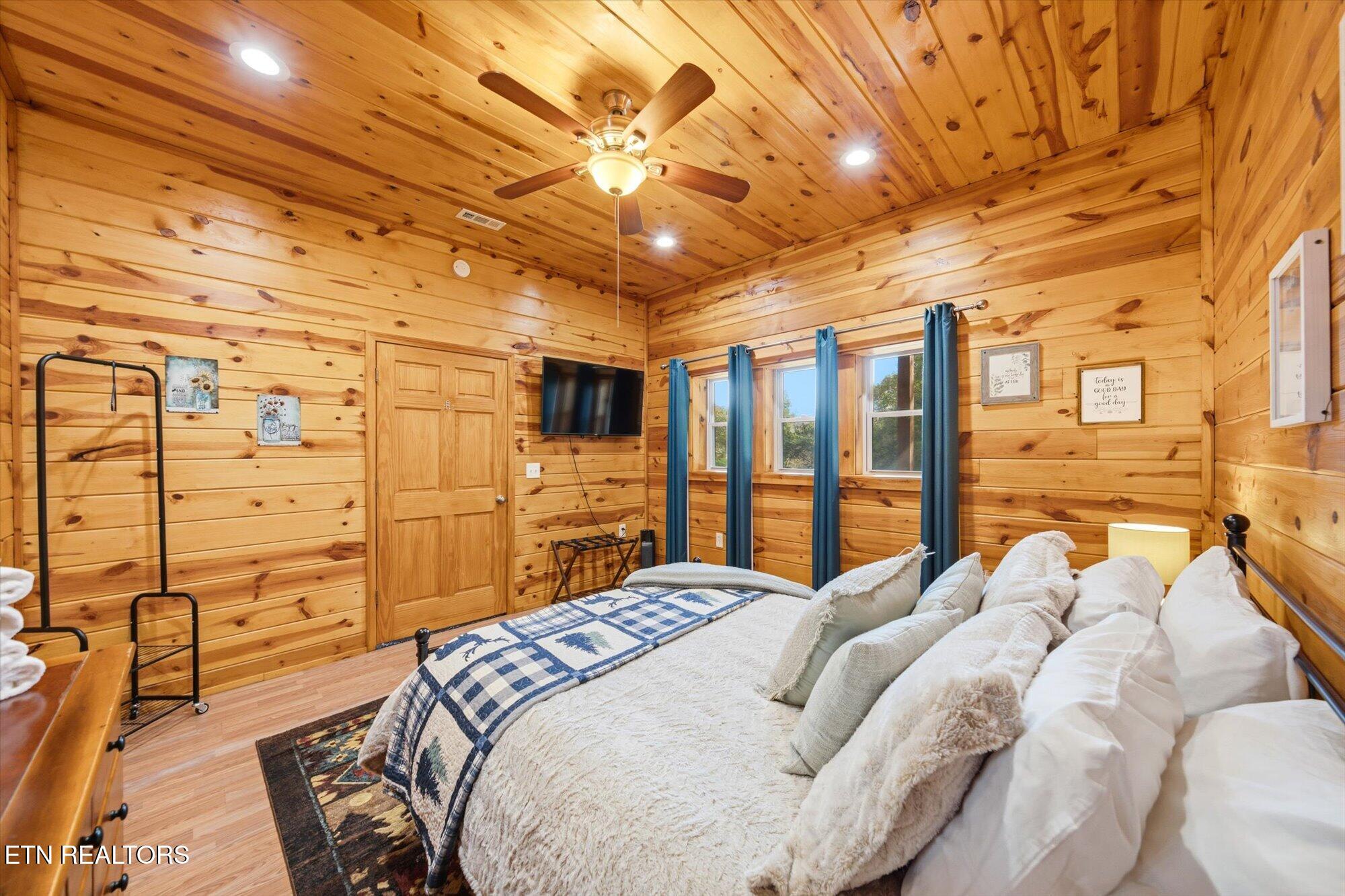 333 Sugar View Drive Sevierville TN 37876