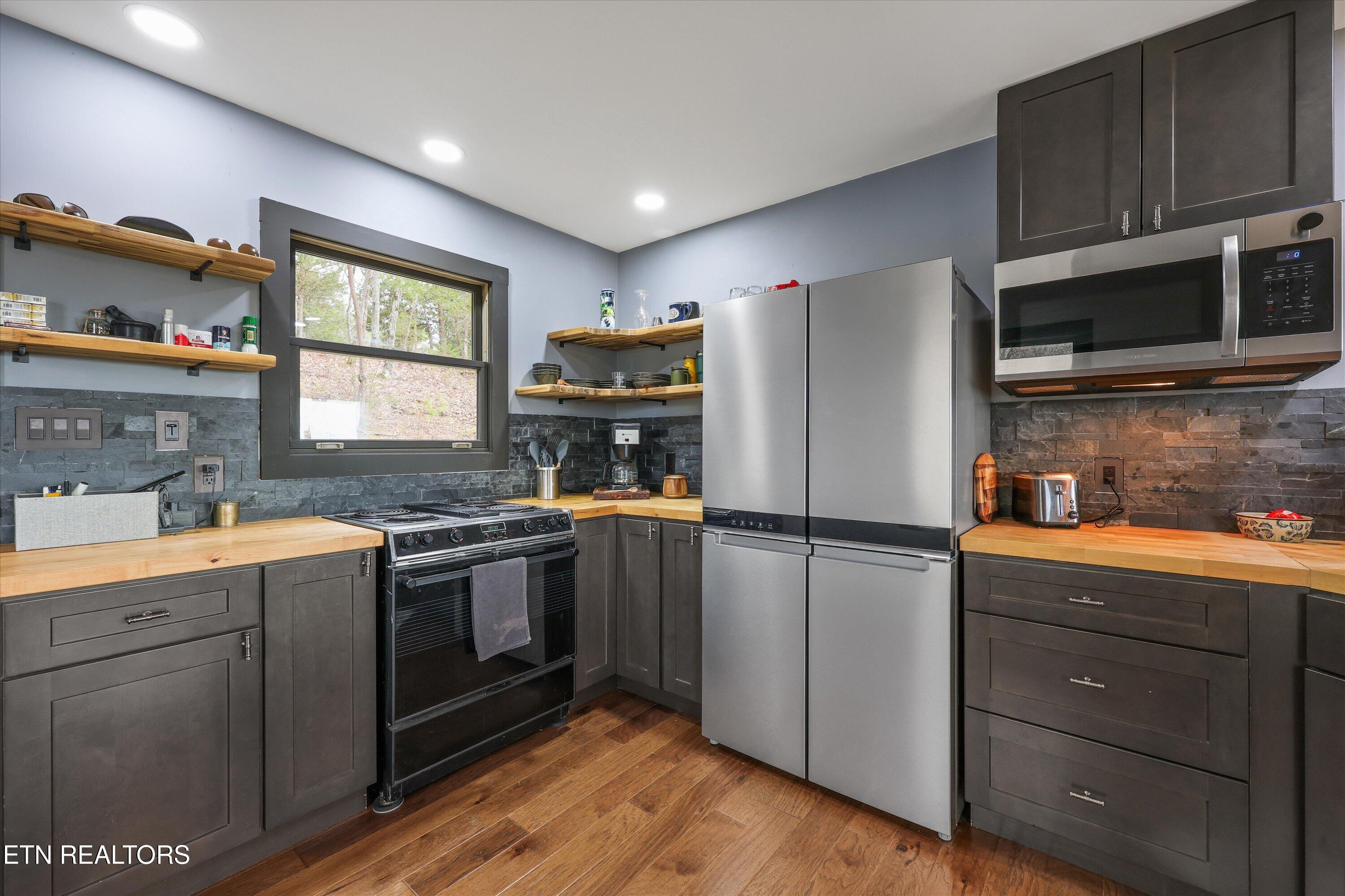 2739 Windy Cove Way Sevierville TN 37876