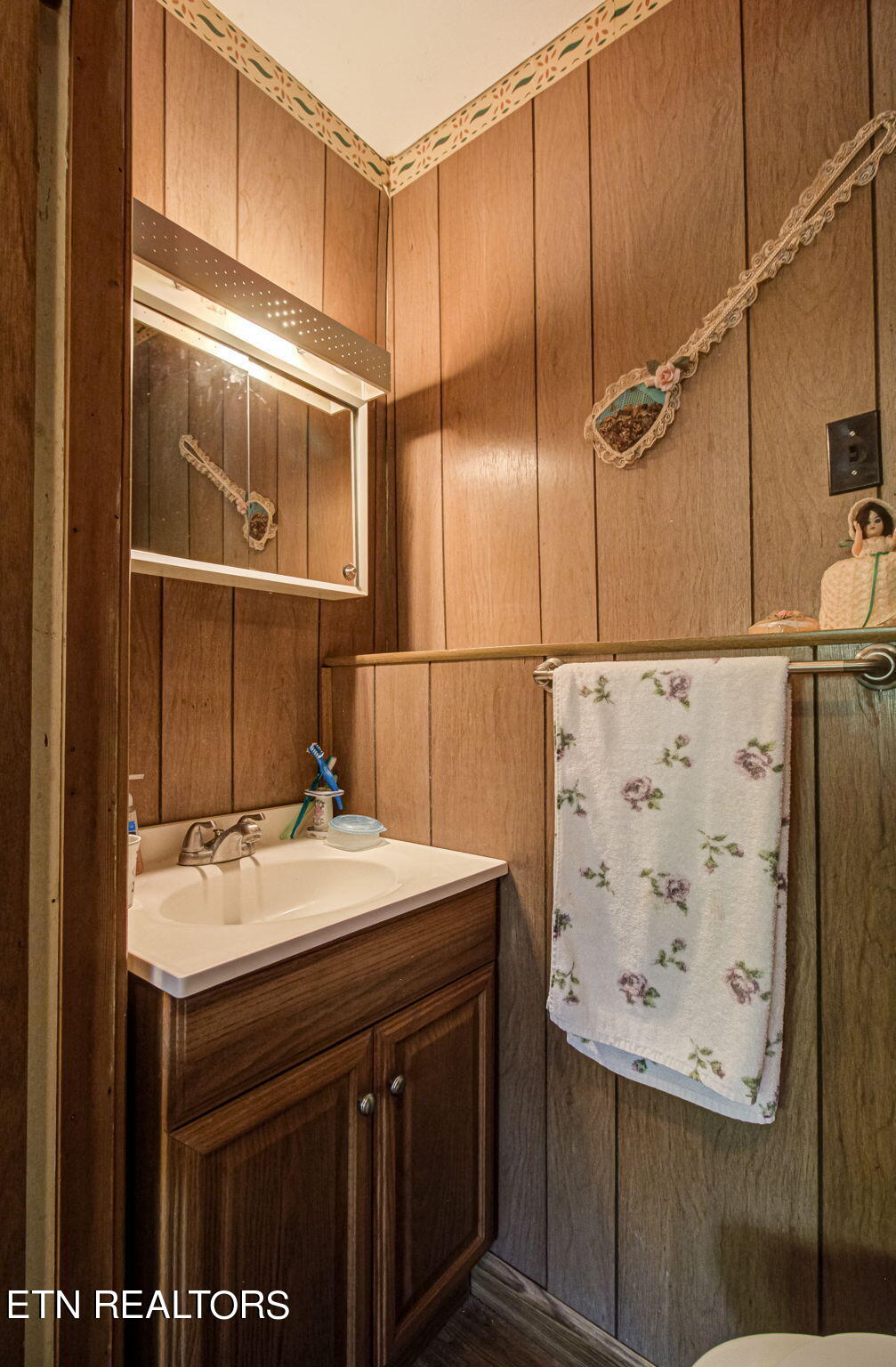 1909 Cheyene Trail Dandridge TN 37725