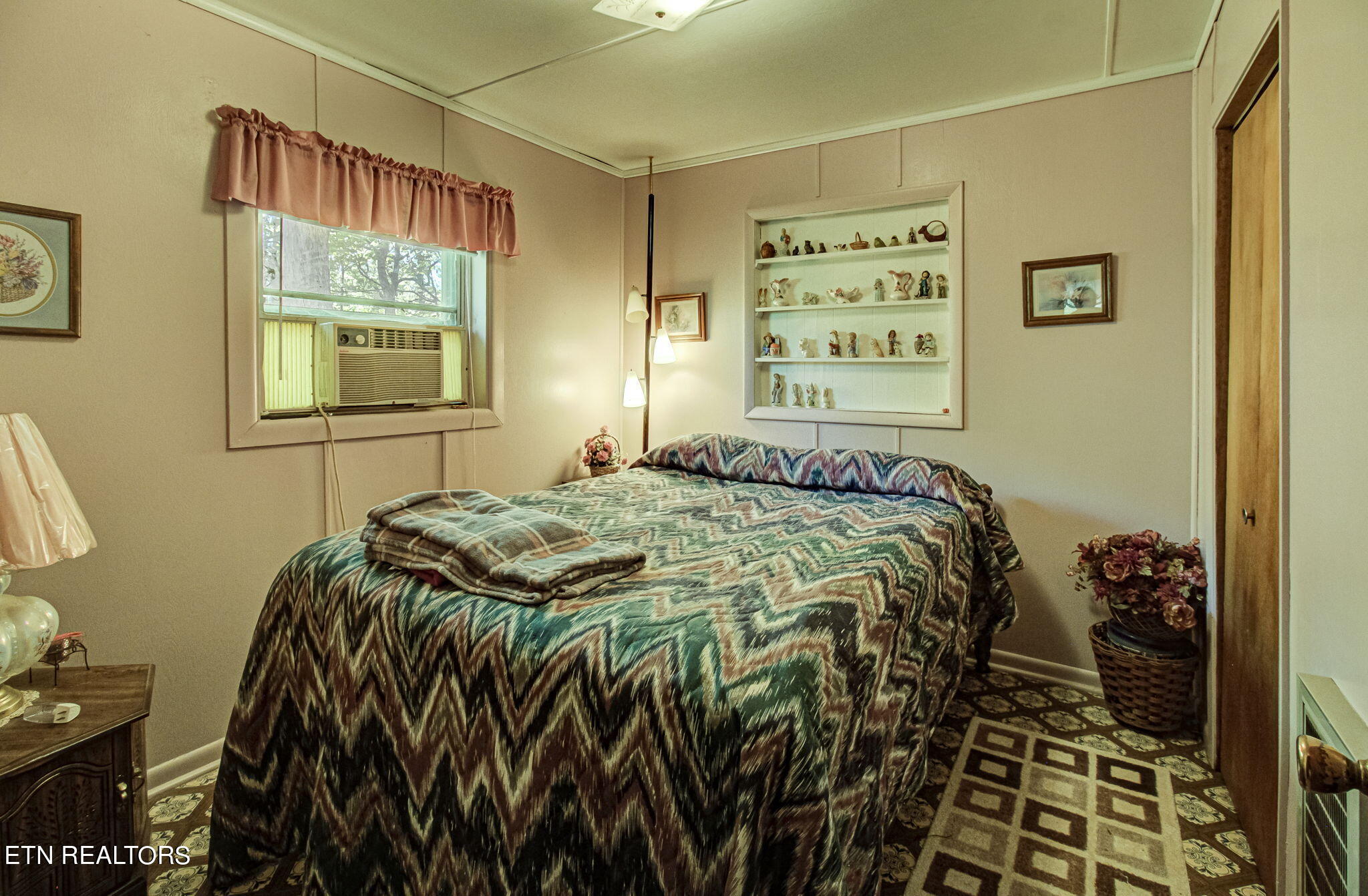 1909 Cheyene Trail Dandridge TN 37725