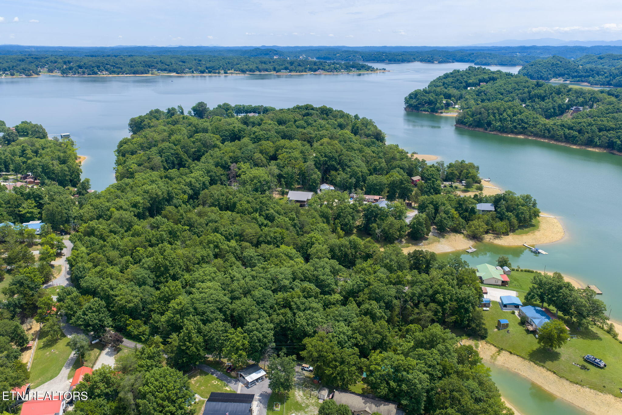 1909 Cheyene Trail Dandridge TN 37725