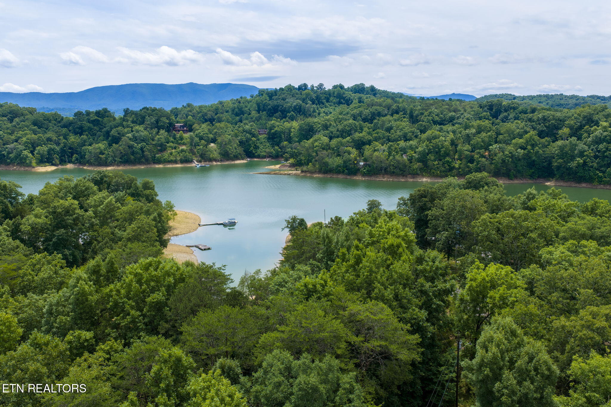1909 Cheyene Trail Dandridge TN 37725
