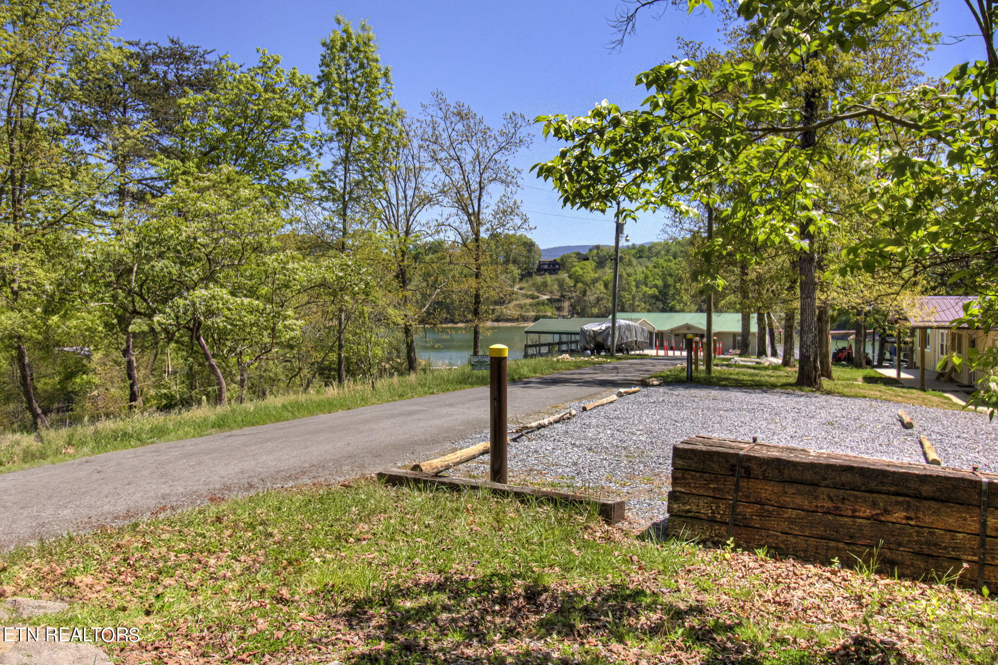 1909 Cheyene Trail Dandridge TN 37725