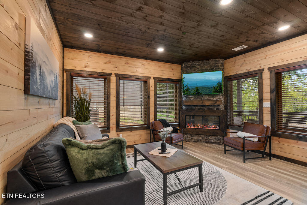 580 Warbonnet Way Pigeon Forge TN 37863