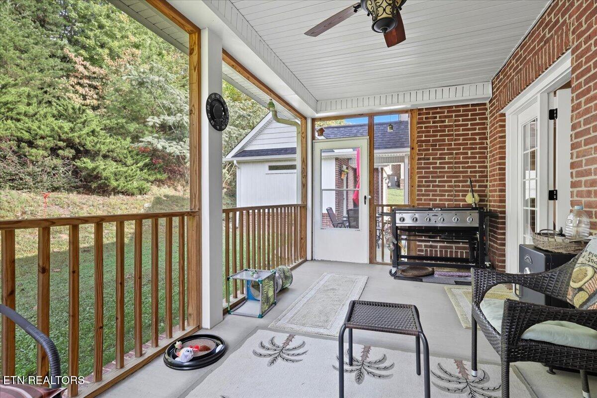 1372 Old Hickory Lane Lenoir City TN 37772