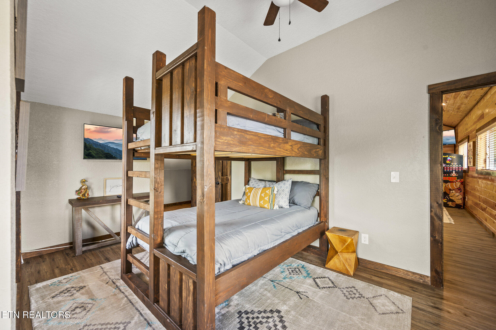 2046 Slippery Rock Circle Pigeon Forge TN 37862