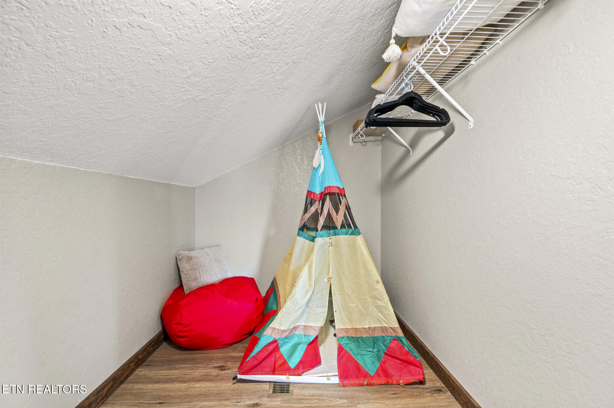 2046 Slippery Rock Circle Pigeon Forge TN 37862