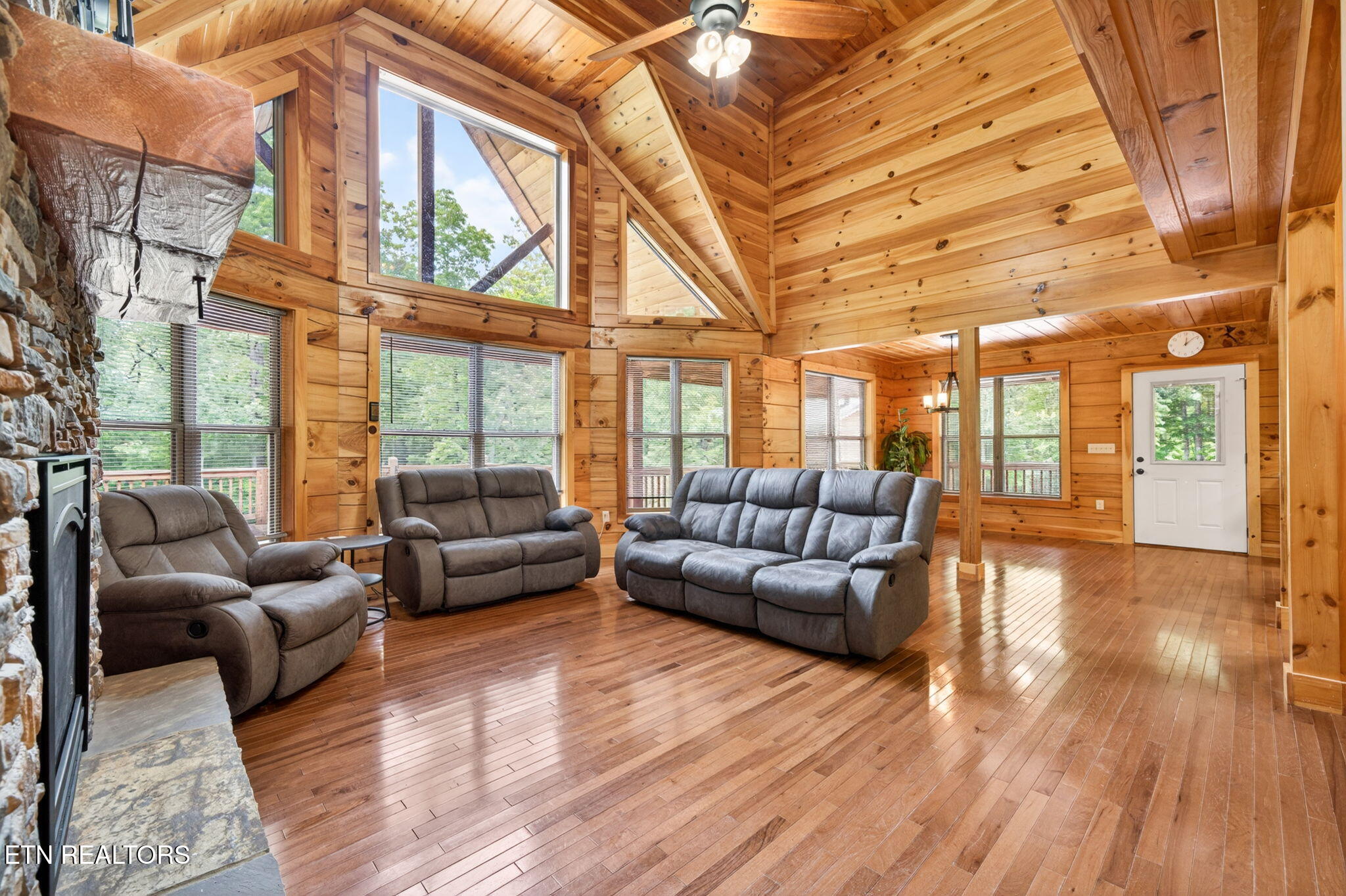 704 White Oak Road Monterey TN 38574