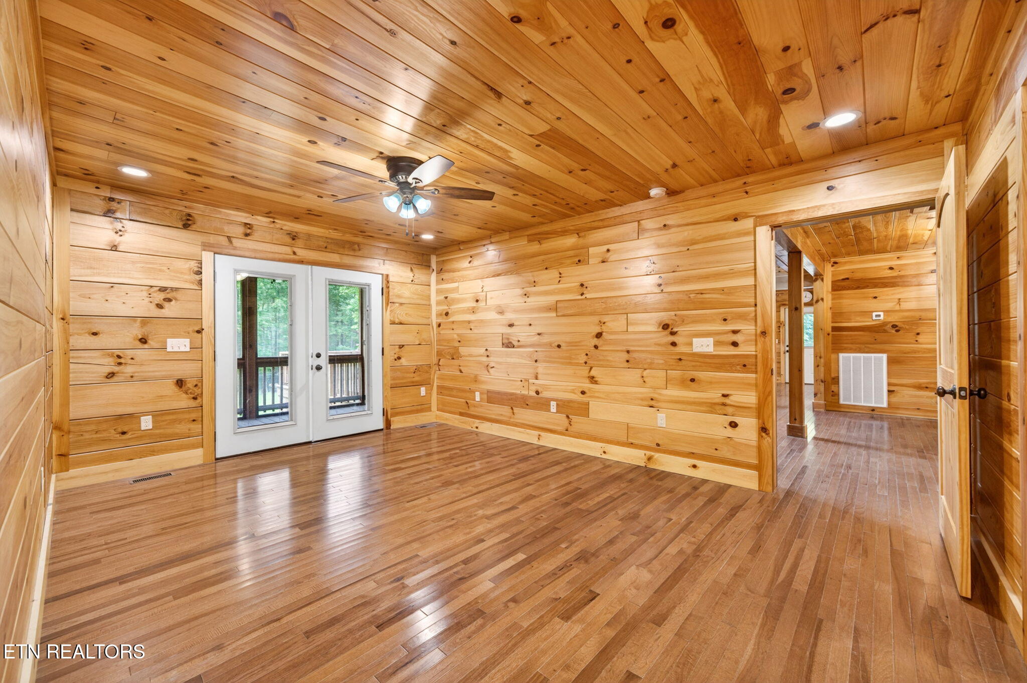 704 White Oak Road Monterey TN 38574