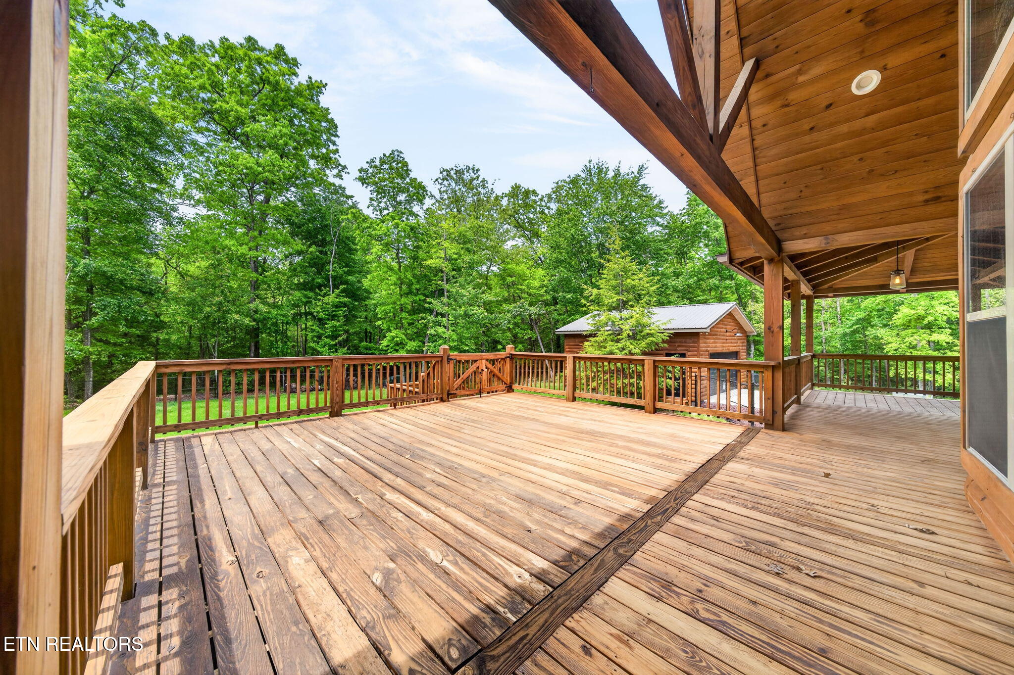 704 White Oak Road Monterey TN 38574
