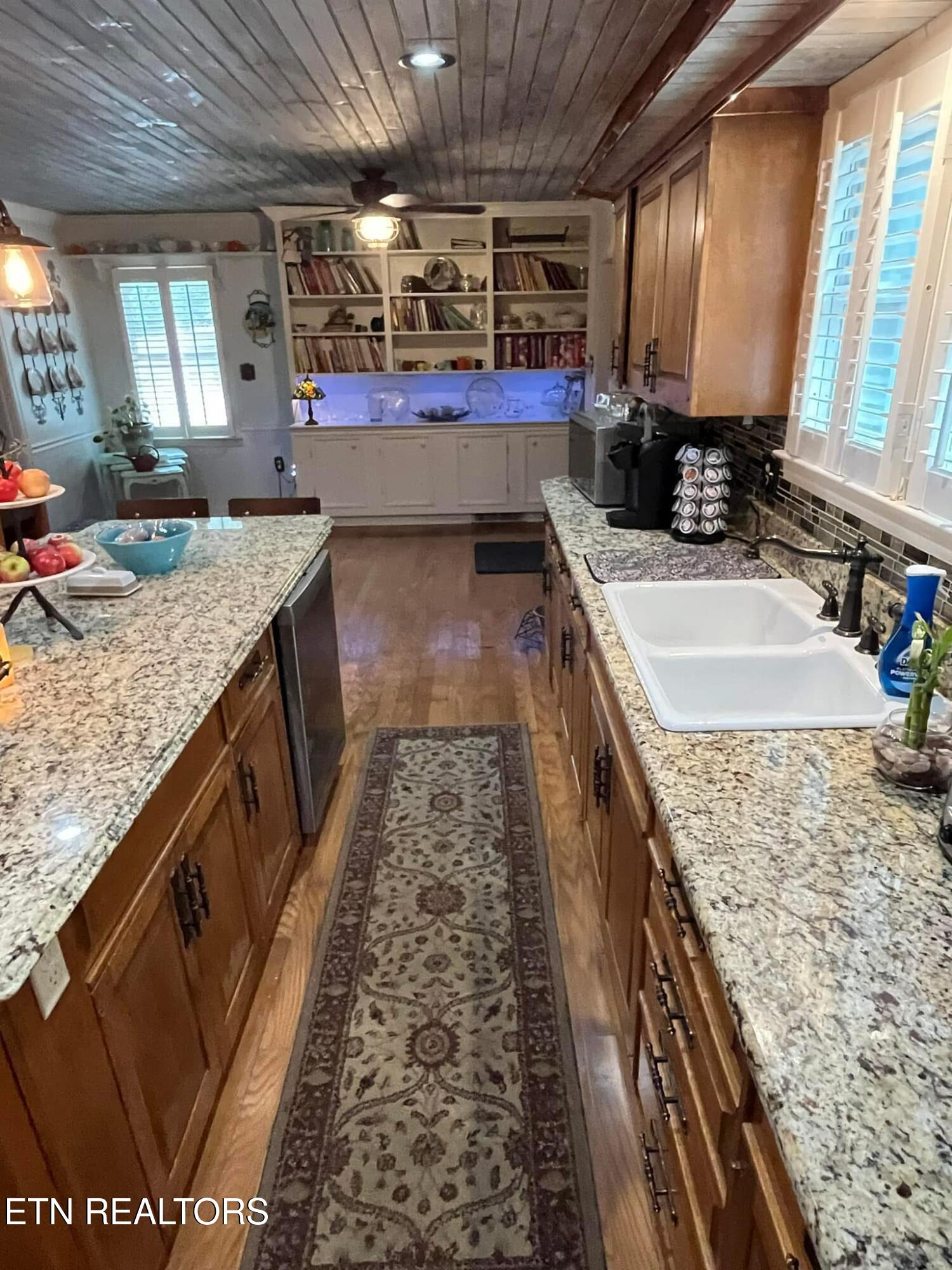 242 Adams Lane Jellico TN 37762