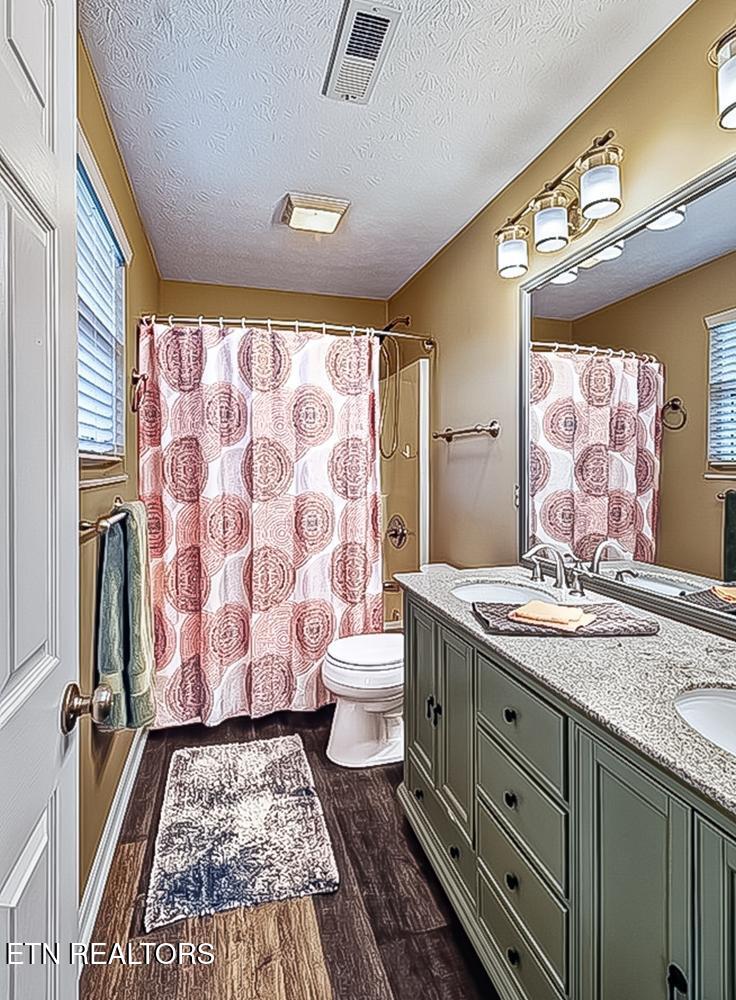 2130 Tuscany Gardens Drive Powell TN 37849
