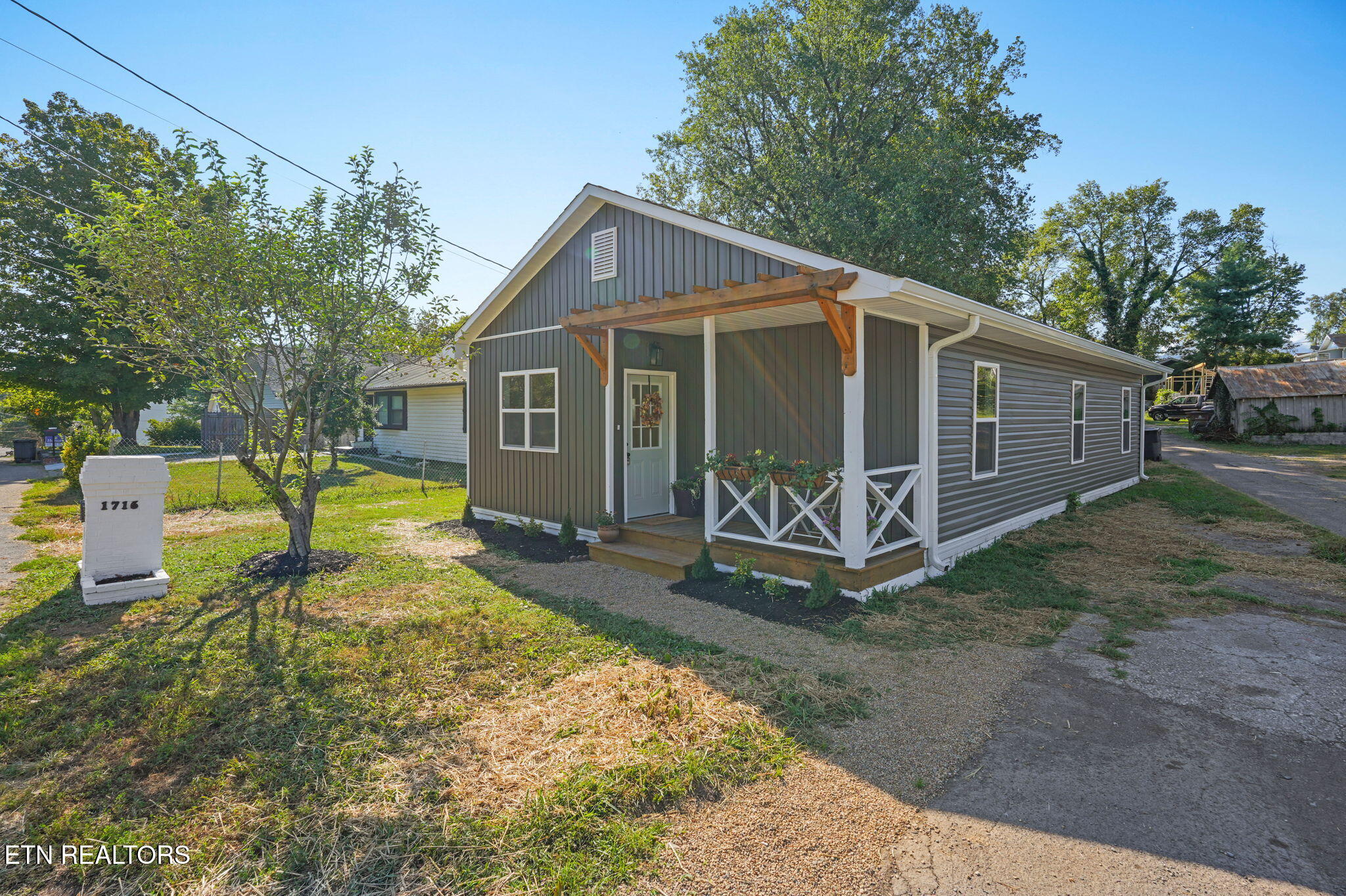1716 Minnis Avenue Knoxville TN 37920