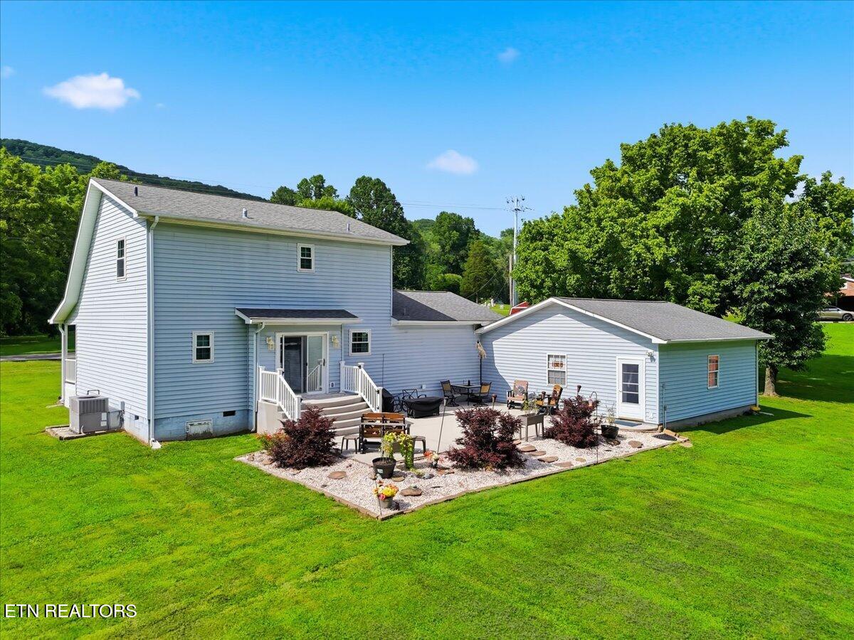 2042 Dutch Valley Road Clinton TN 37716