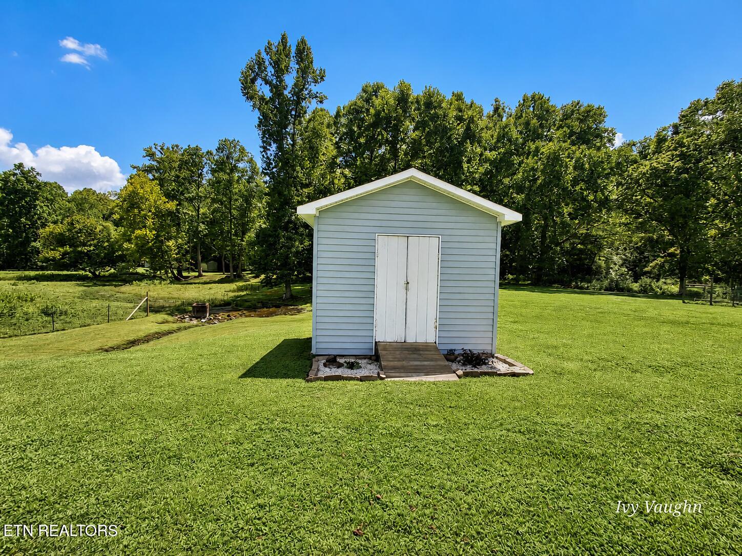 2042 Dutch Valley Road Clinton TN 37716