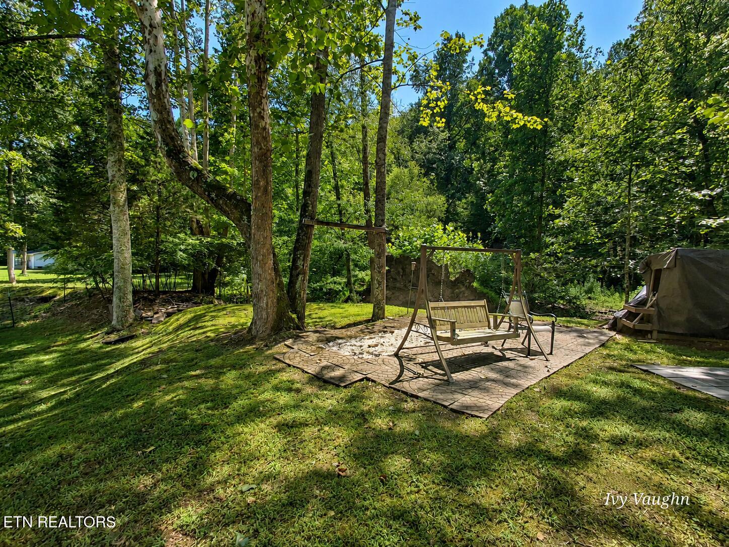 2042 Dutch Valley Road Clinton TN 37716