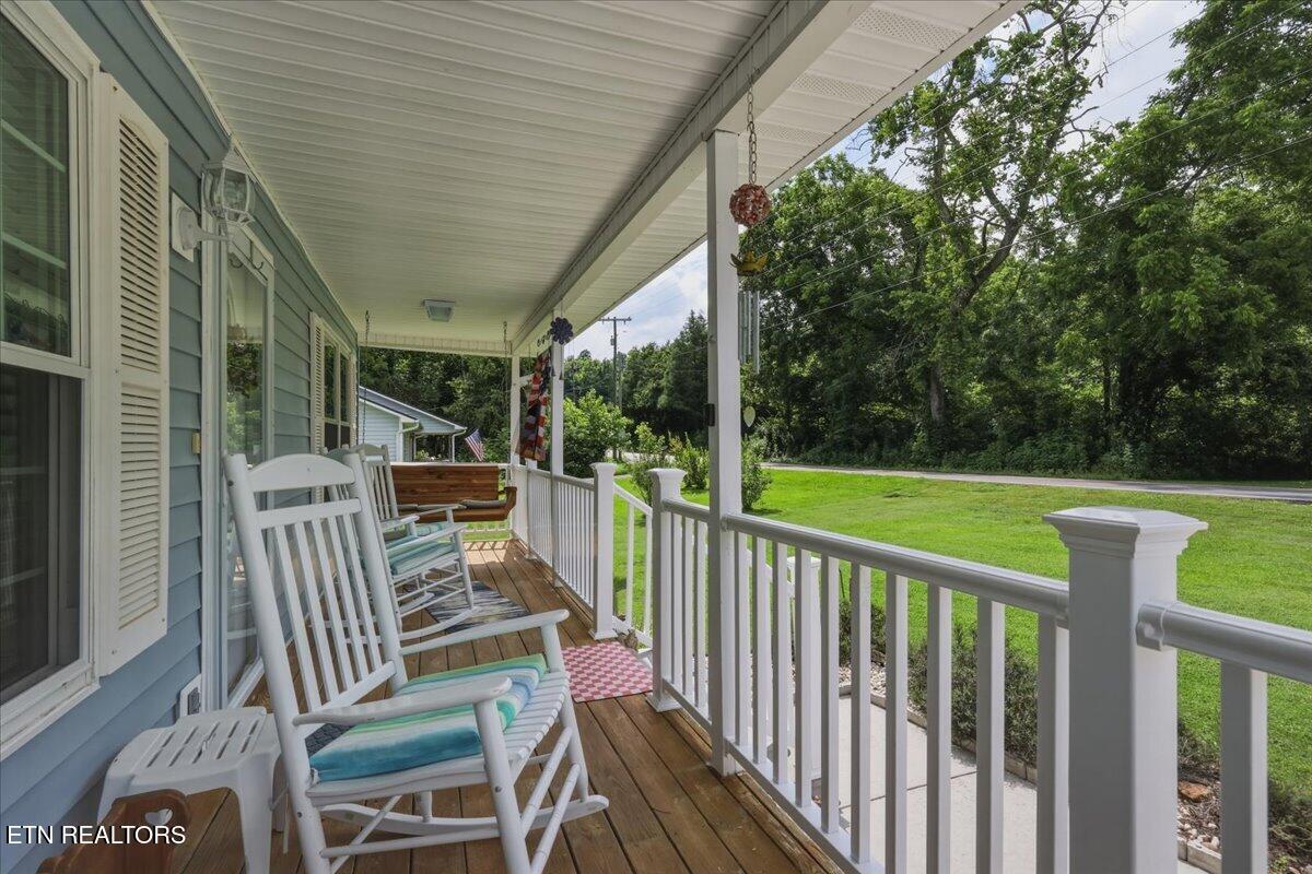 2042 Dutch Valley Road Clinton TN 37716