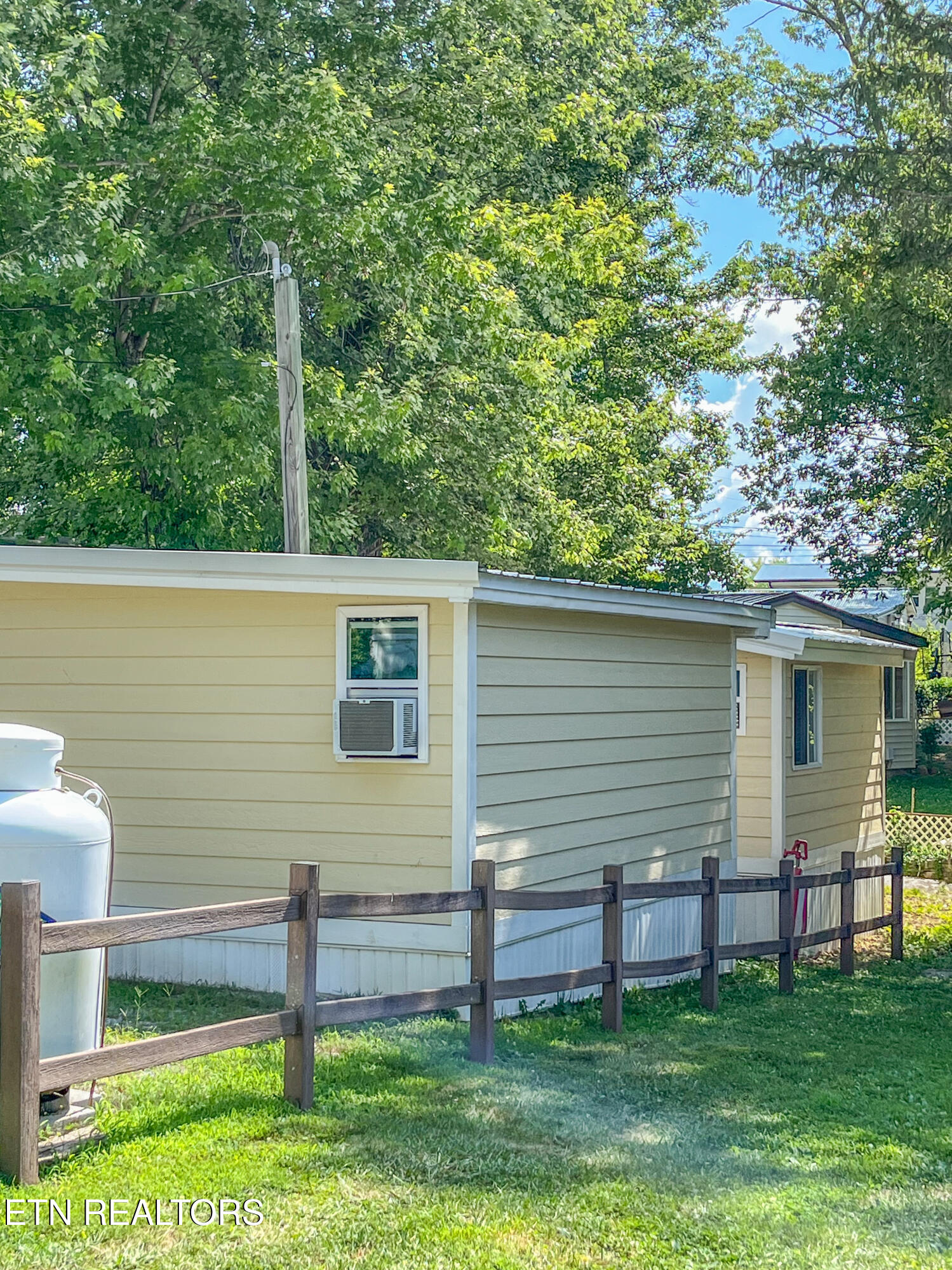 155 Commanche Trail Crossville TN 38572