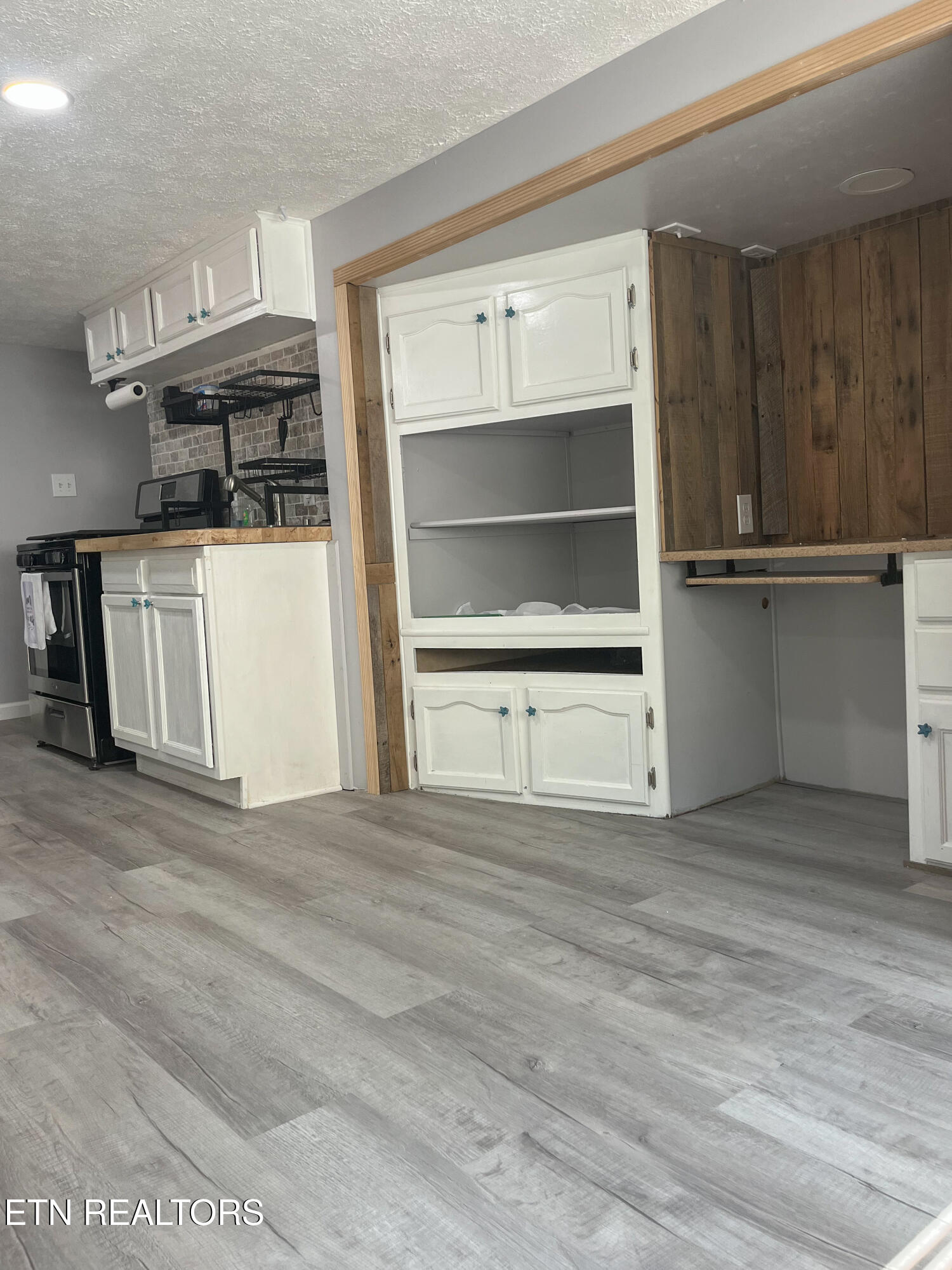 155 Commanche Trail Crossville TN 38572