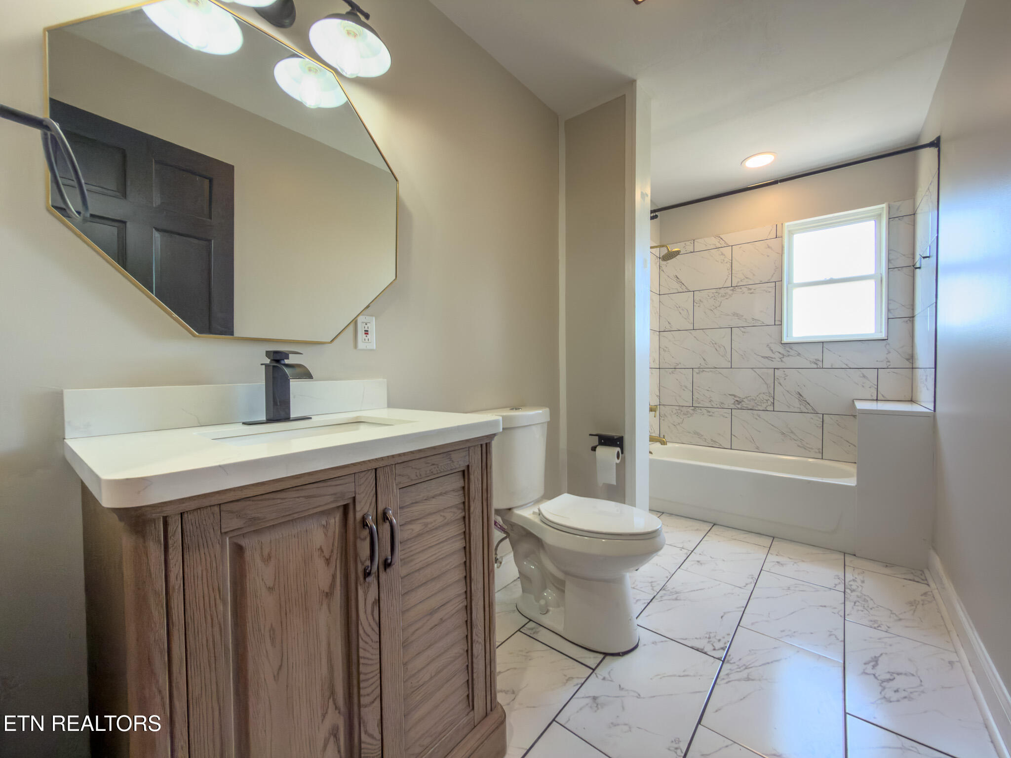 185 Hillview Lane Loudon TN 37774