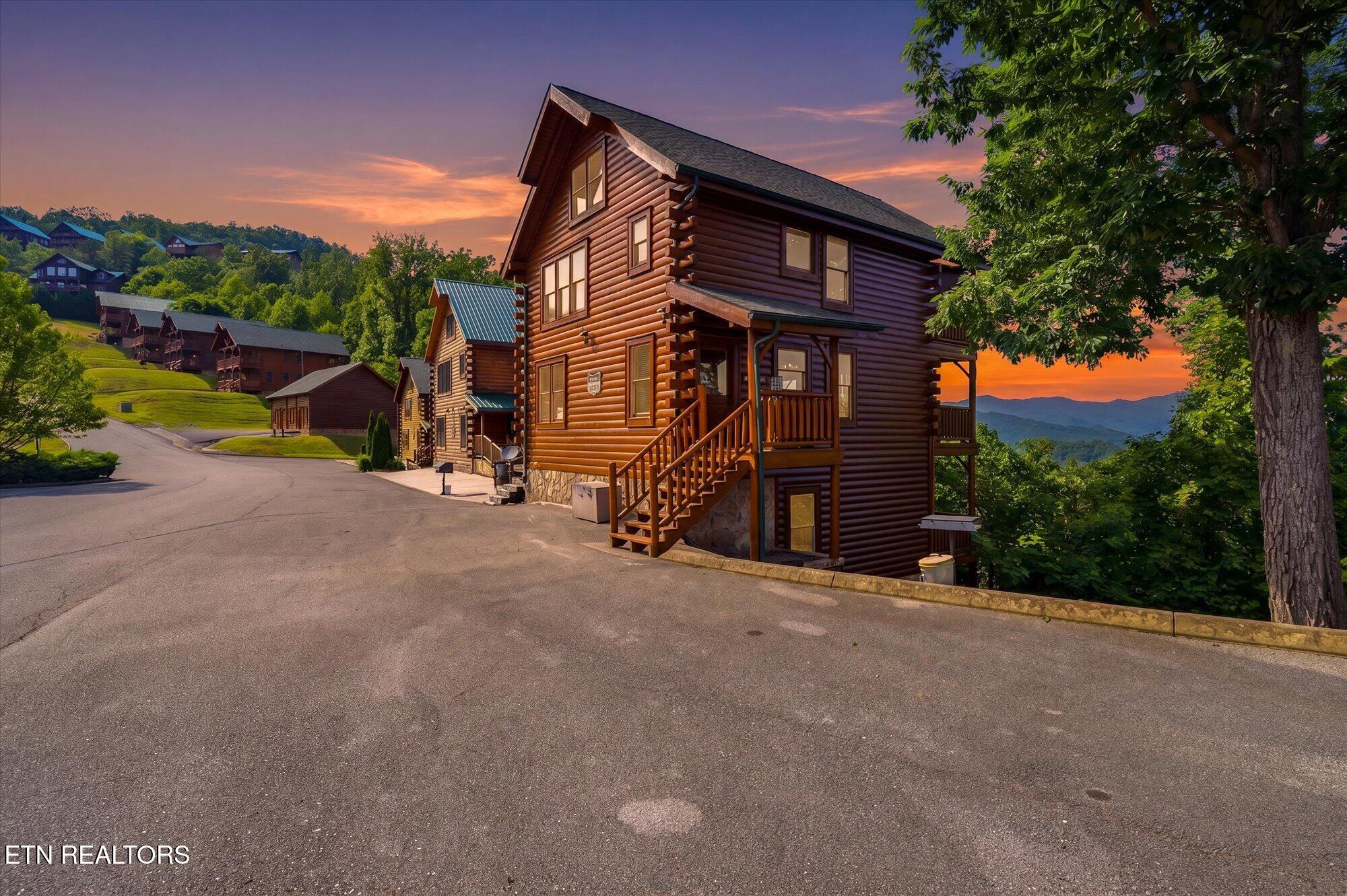 2809 White Oak Ridge Lane Sevierville TN 37862