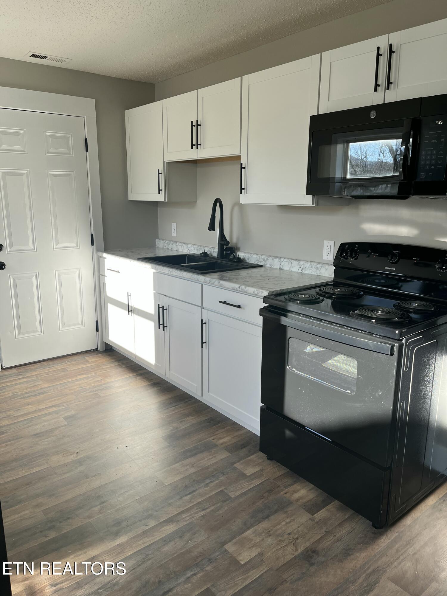 523 S Kingston Avenue S Rockwood TN 37854