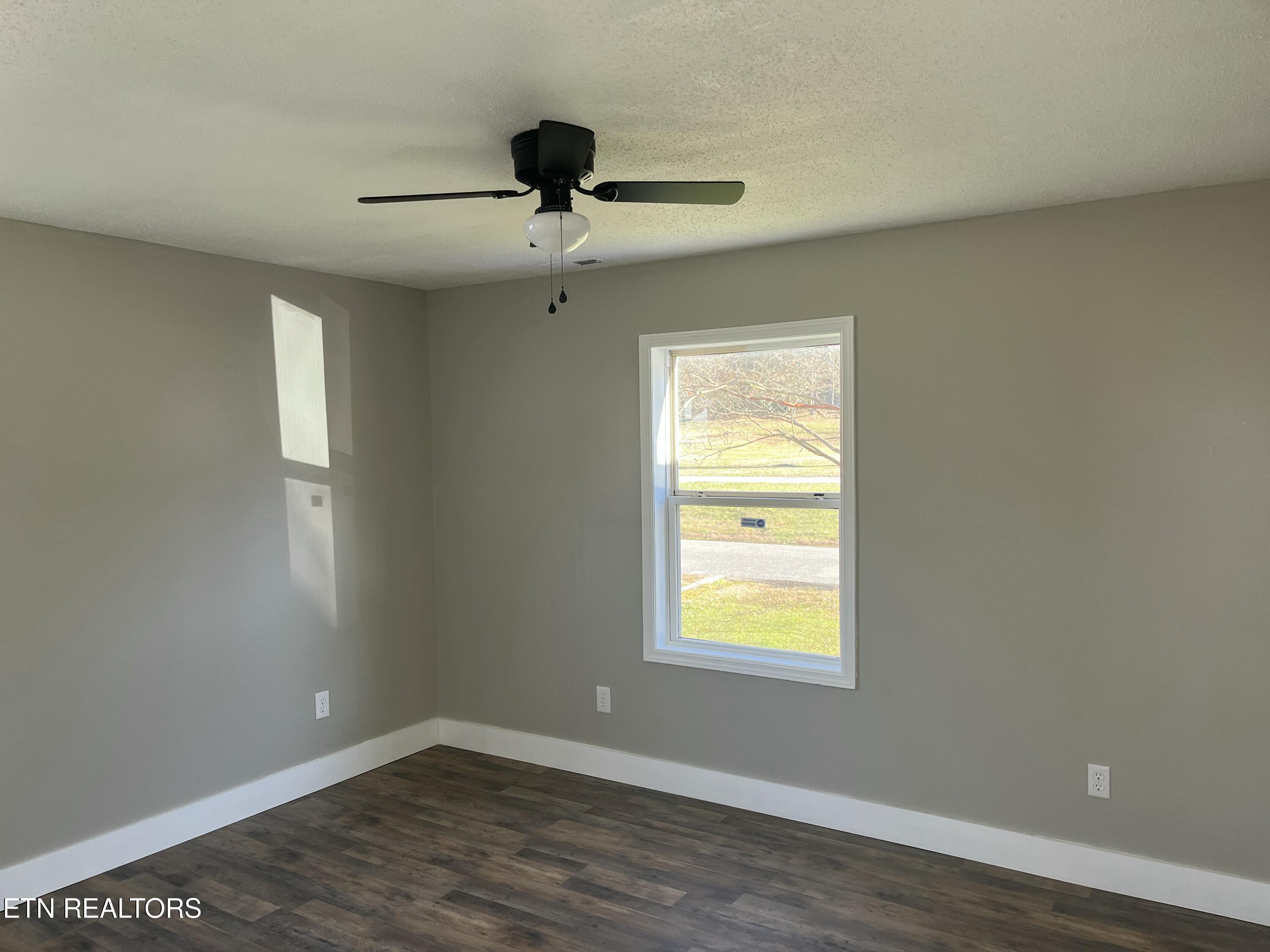 523 S Kingston Avenue S Rockwood TN 37854