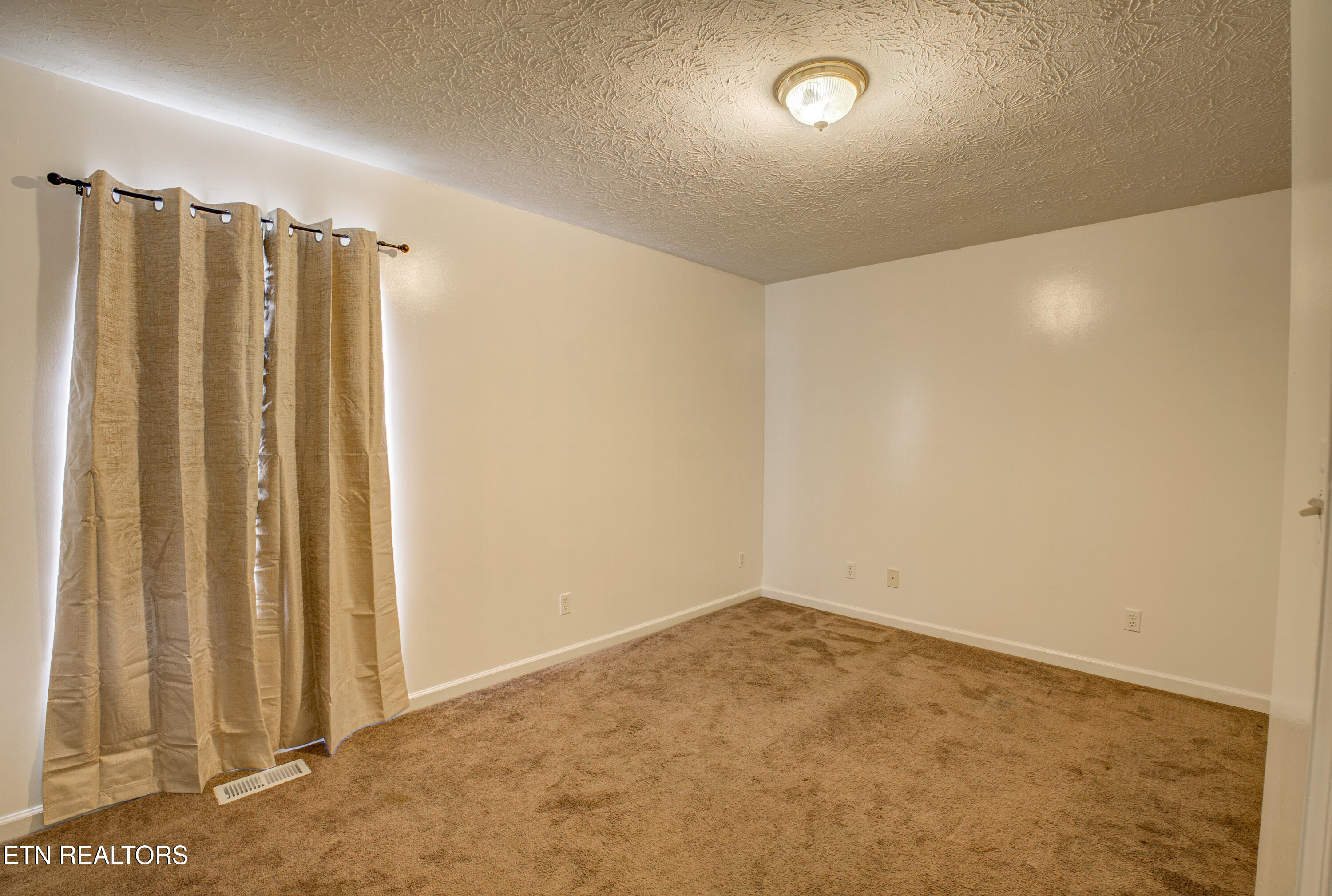 810 Harvest Meadows Drive Kodak TN 37764
