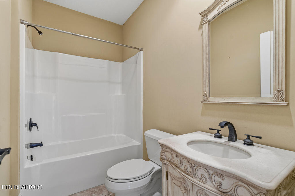 170 Short Bark Lane Madisonville TN 37354