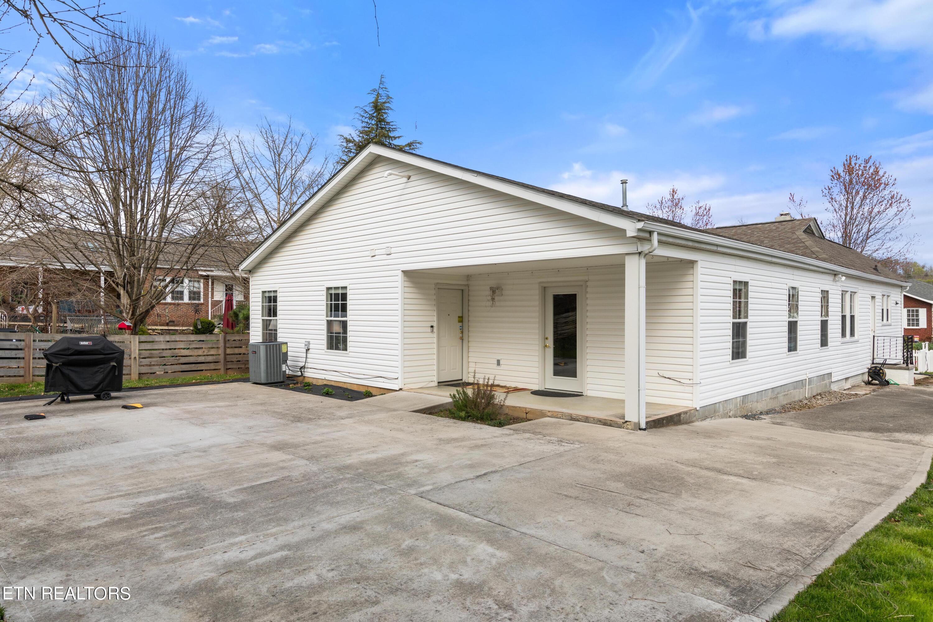 2220 Emoriland Boulevard Knoxville TN 37917