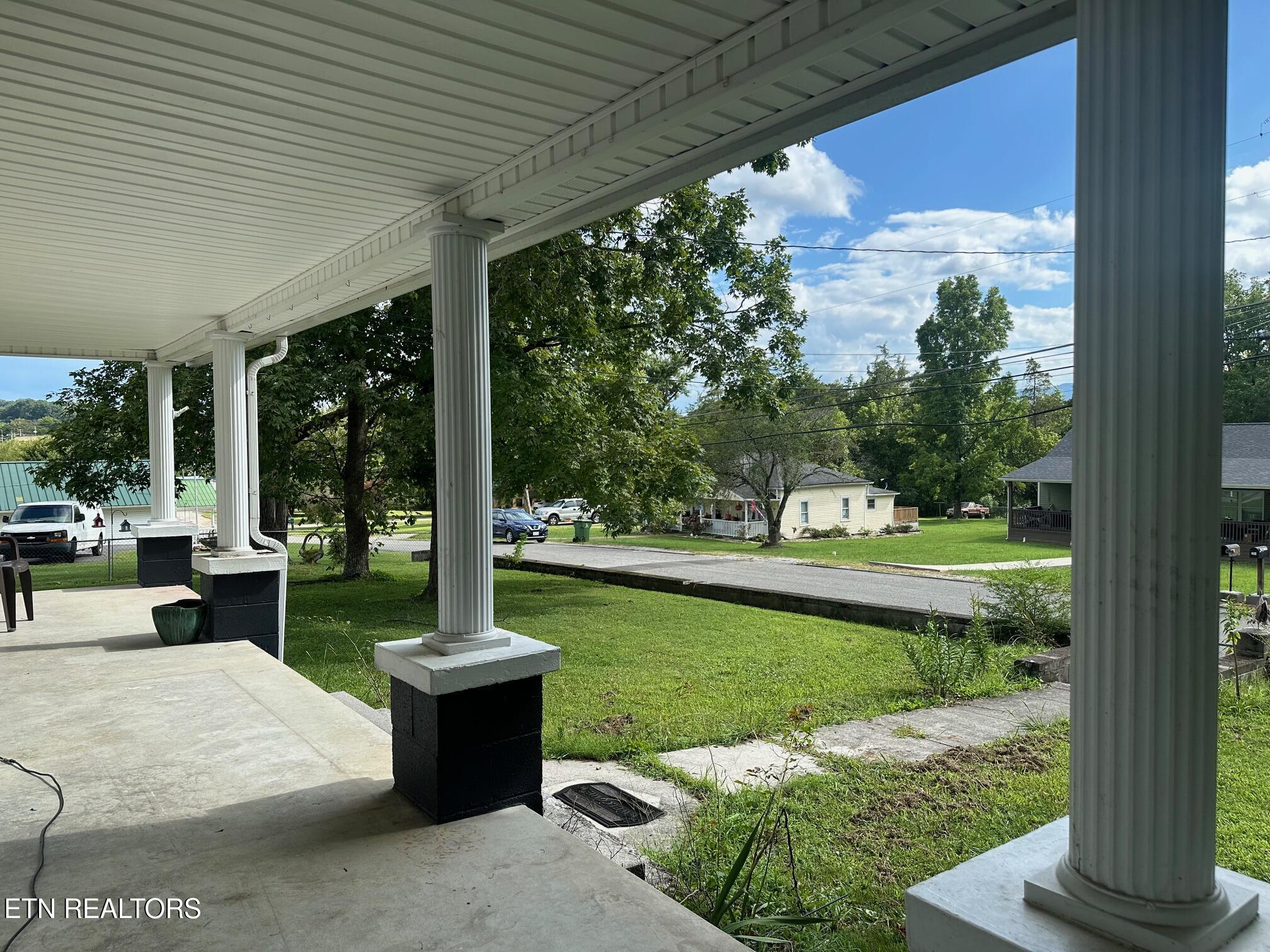 204 Queener Street Jacksboro TN 37757
