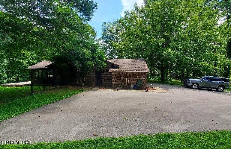 1097 Cooper Lake Road Oneida TN 37841