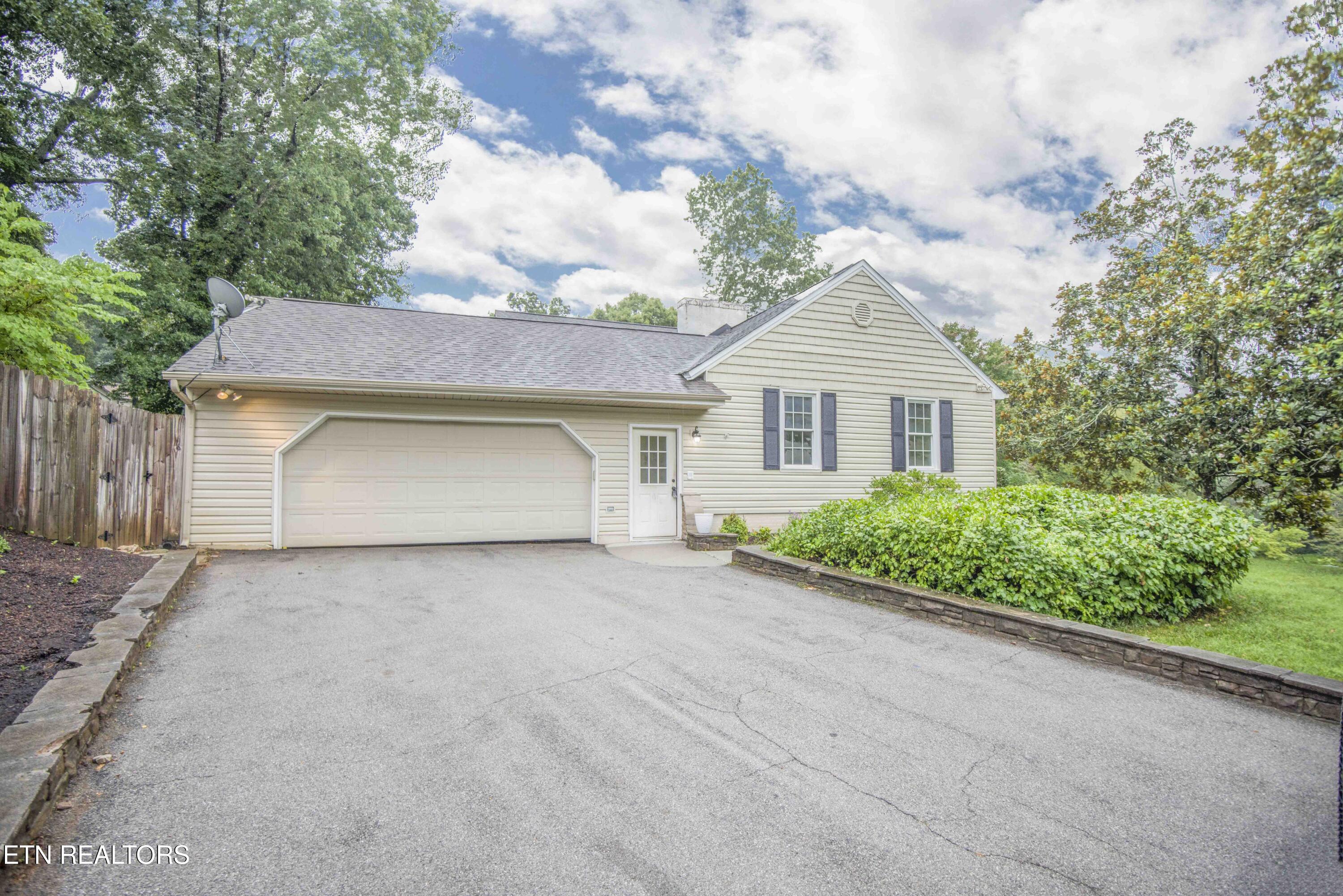 11144 Pleasant Forest Drive Knoxville TN 37934